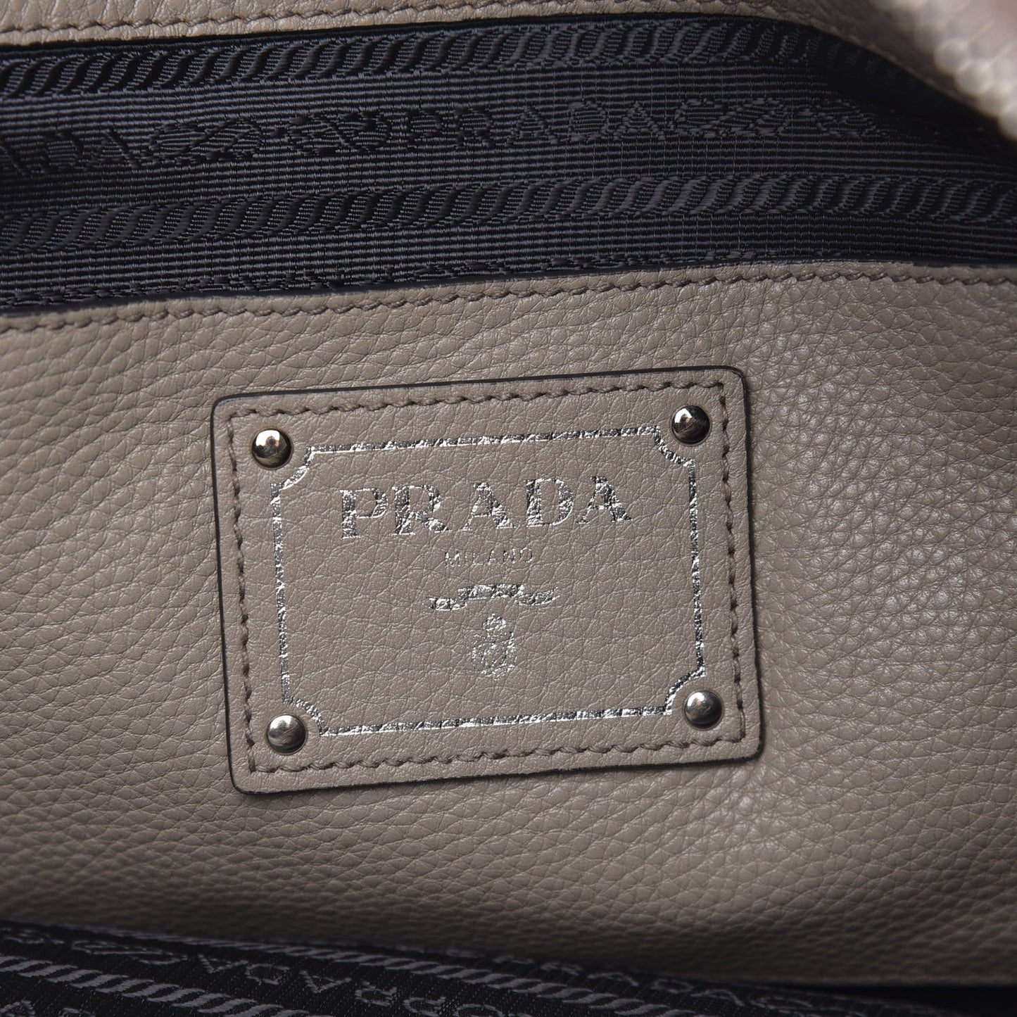 Vitello Daino Shoulder Bag Pomice