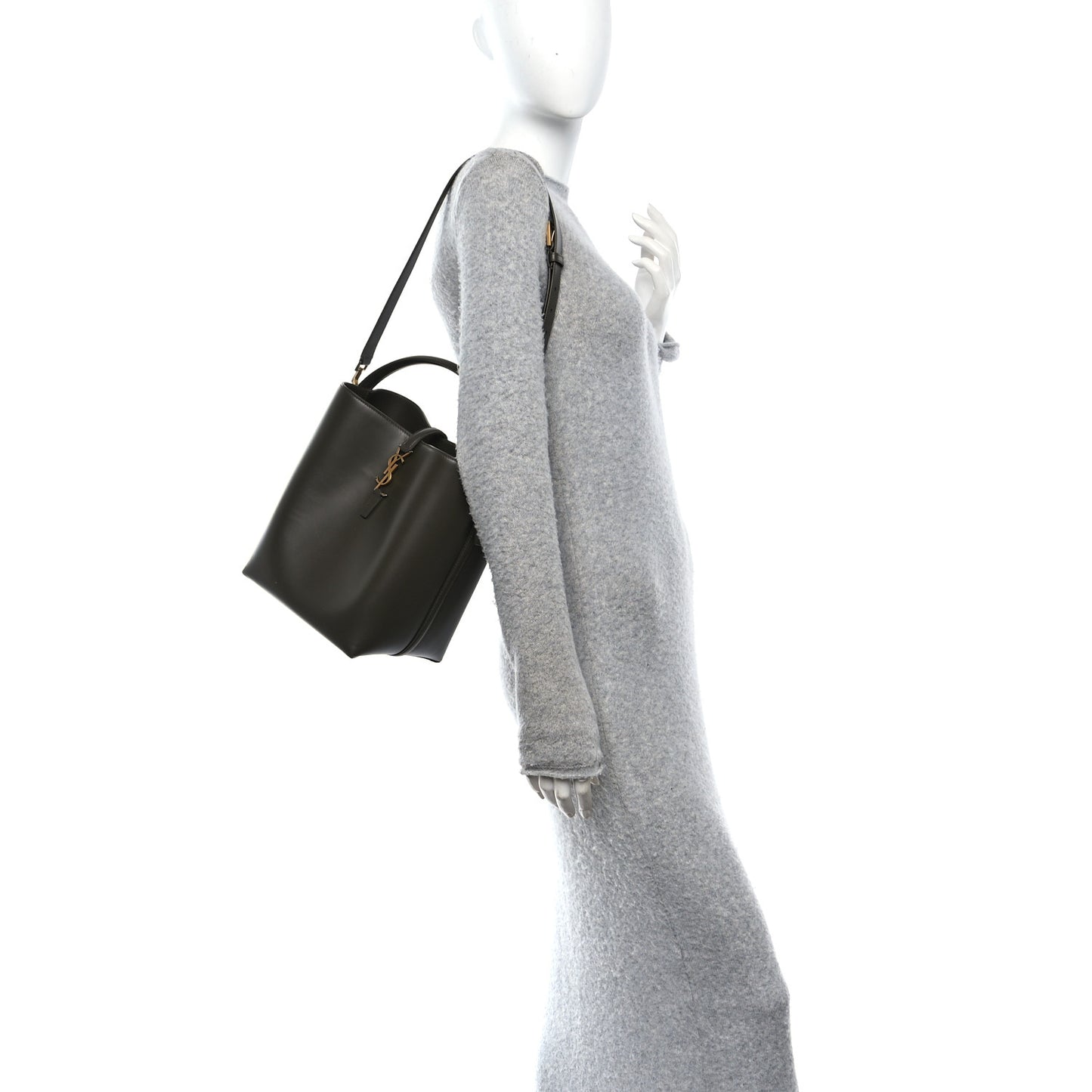 Shiny Calfskin Le 37 Bucket Bag Deep Musk