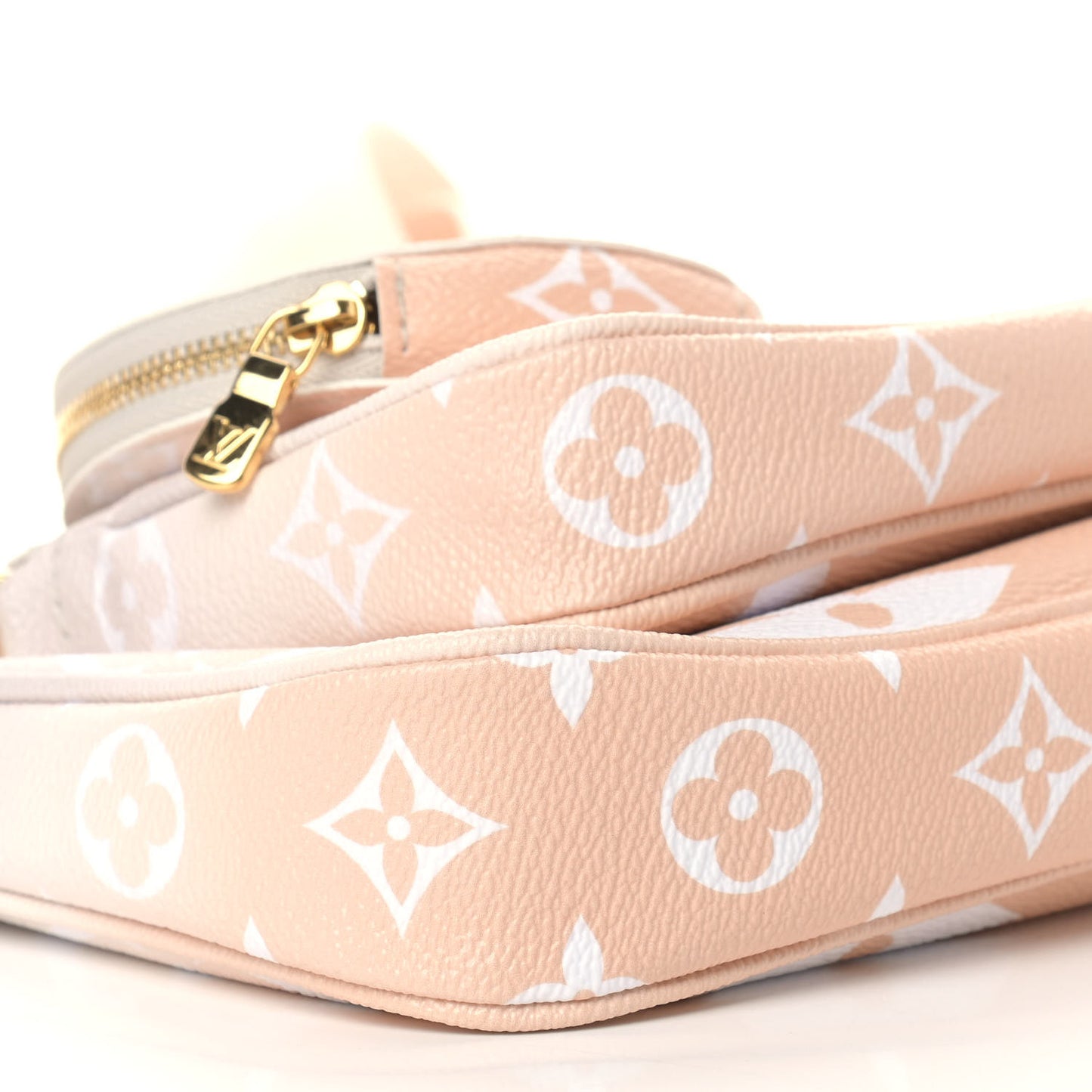 Monogram Giant By The Pool Multi Pochette Accessories Brume