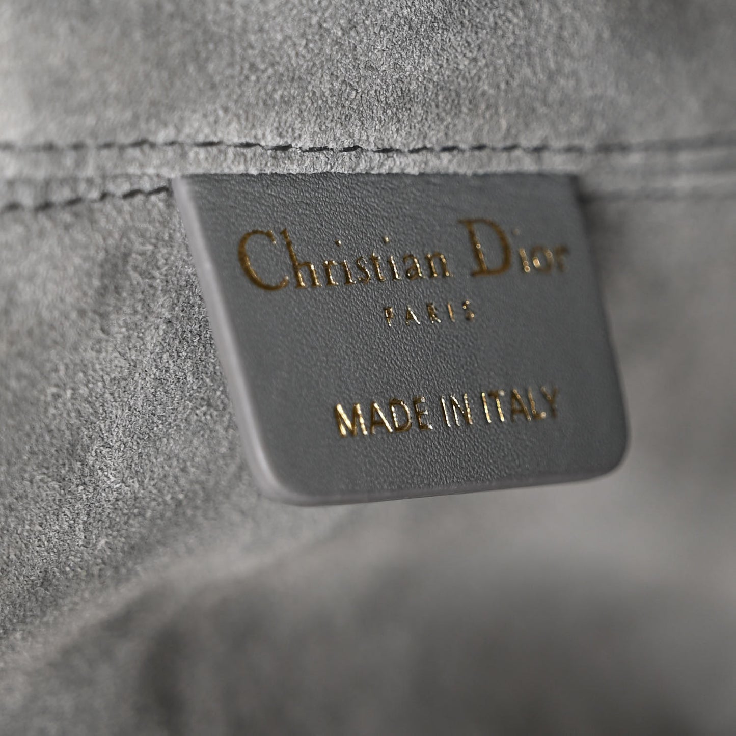 Calfskin Macrocannage Medium Toujours Grey