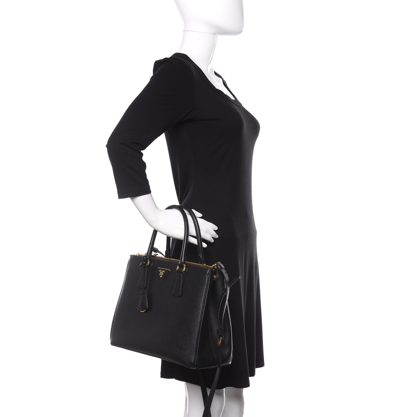 Saffiano Medium Galleria Double Zip Tote Black