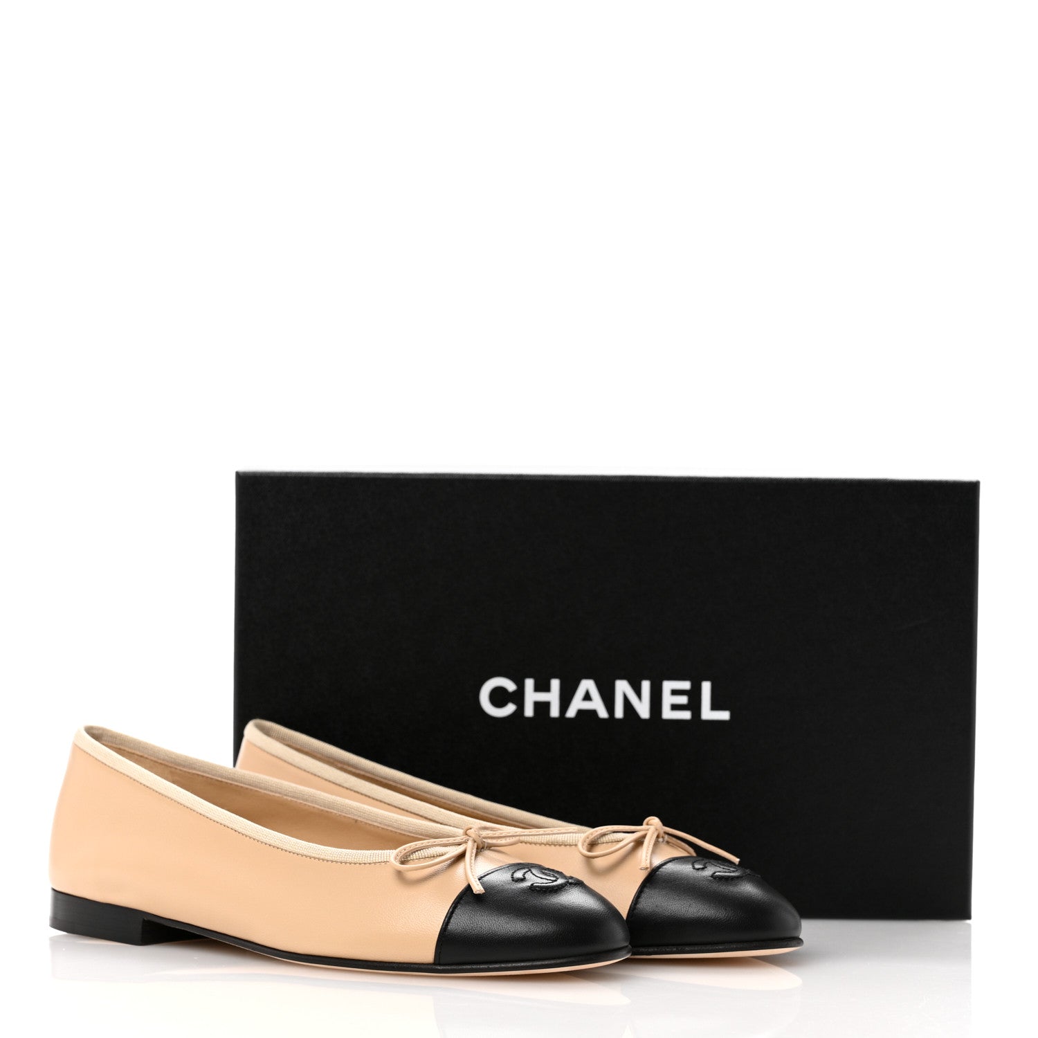 Chanel Lambskin Cap Toe CC Ballerina Flats 38.5 Beige Black 10 of 10