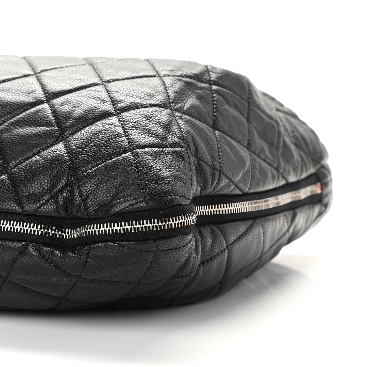 Caviar Quilted Soho Expandable Zip Shoulder Bag Black
