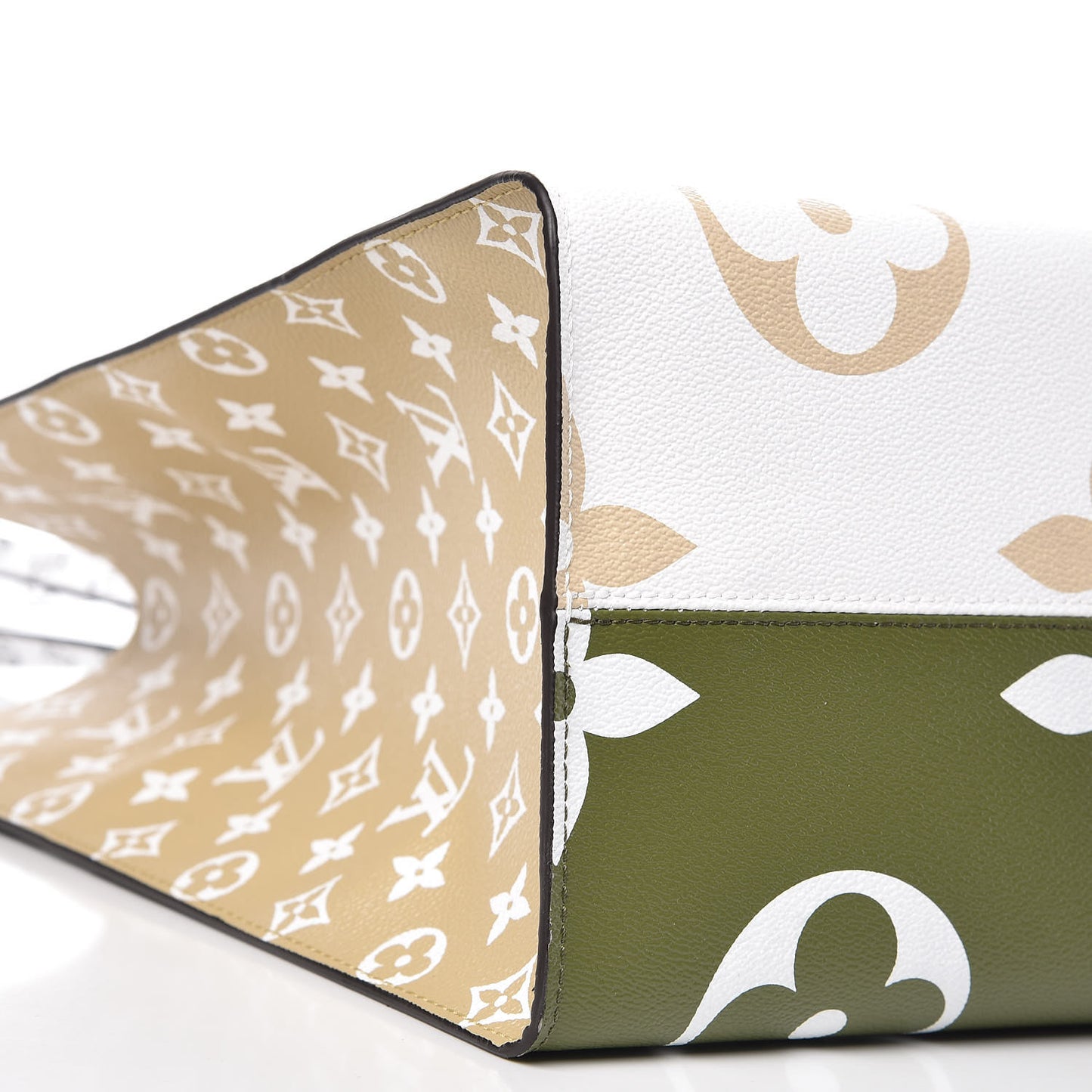 Monogram Giant Onthego GM Kaki Beige