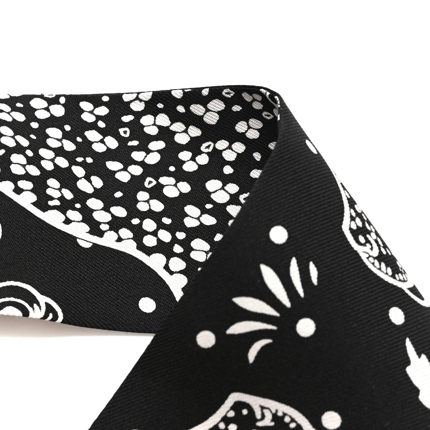 Silk Les Leopards Twilly Black White