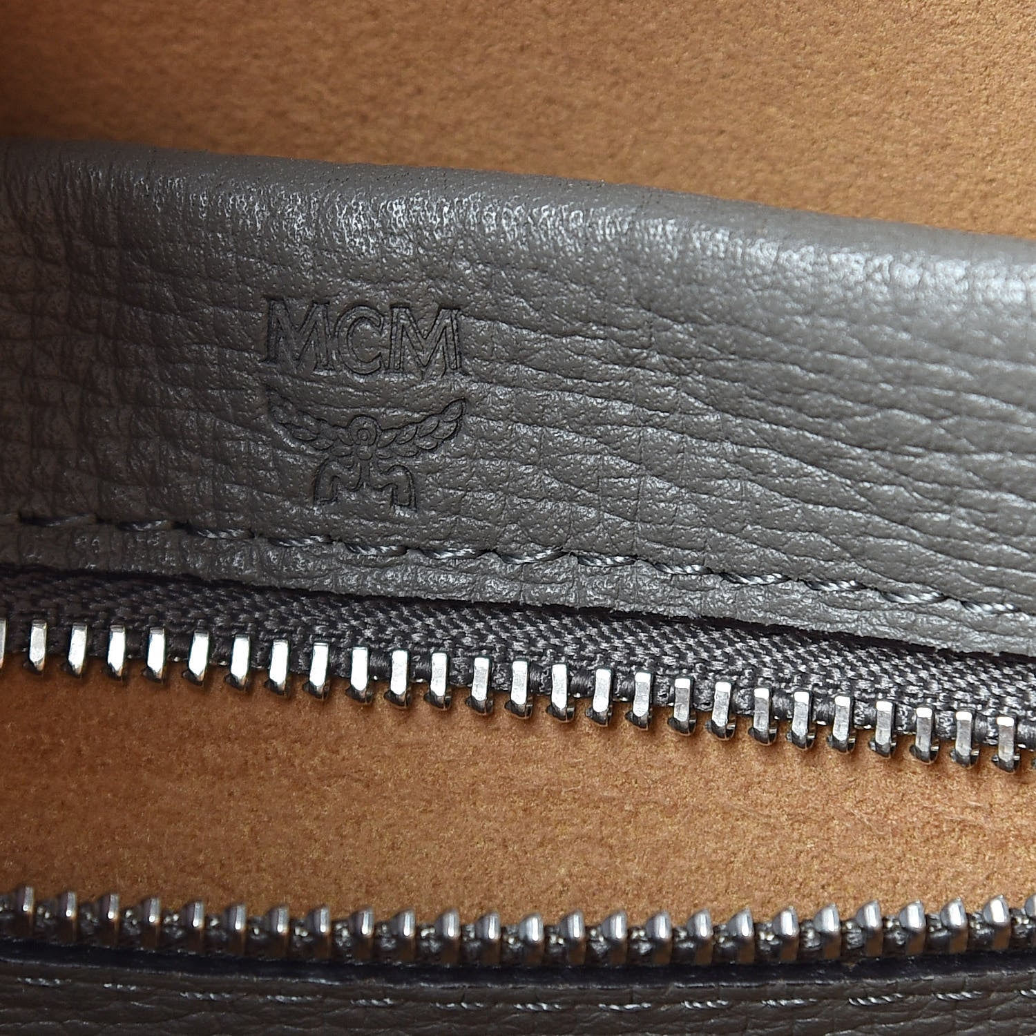 MCM Grained Calfskin Visetos Medium Sarah Hobo Grey 6 of 20