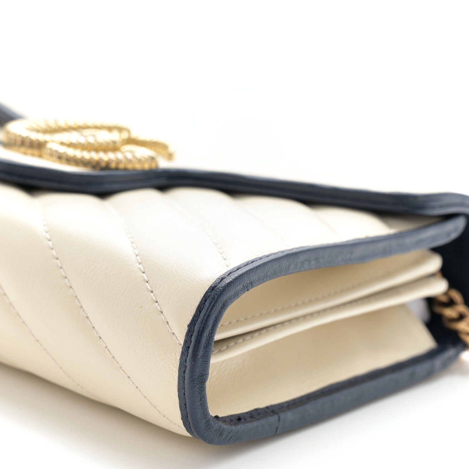 Gucci Vintage Effect Calfskin Matelasse Diagonal Torchon GG Marmont Chain Wallet Mystic White Blue Agata 10 of 12