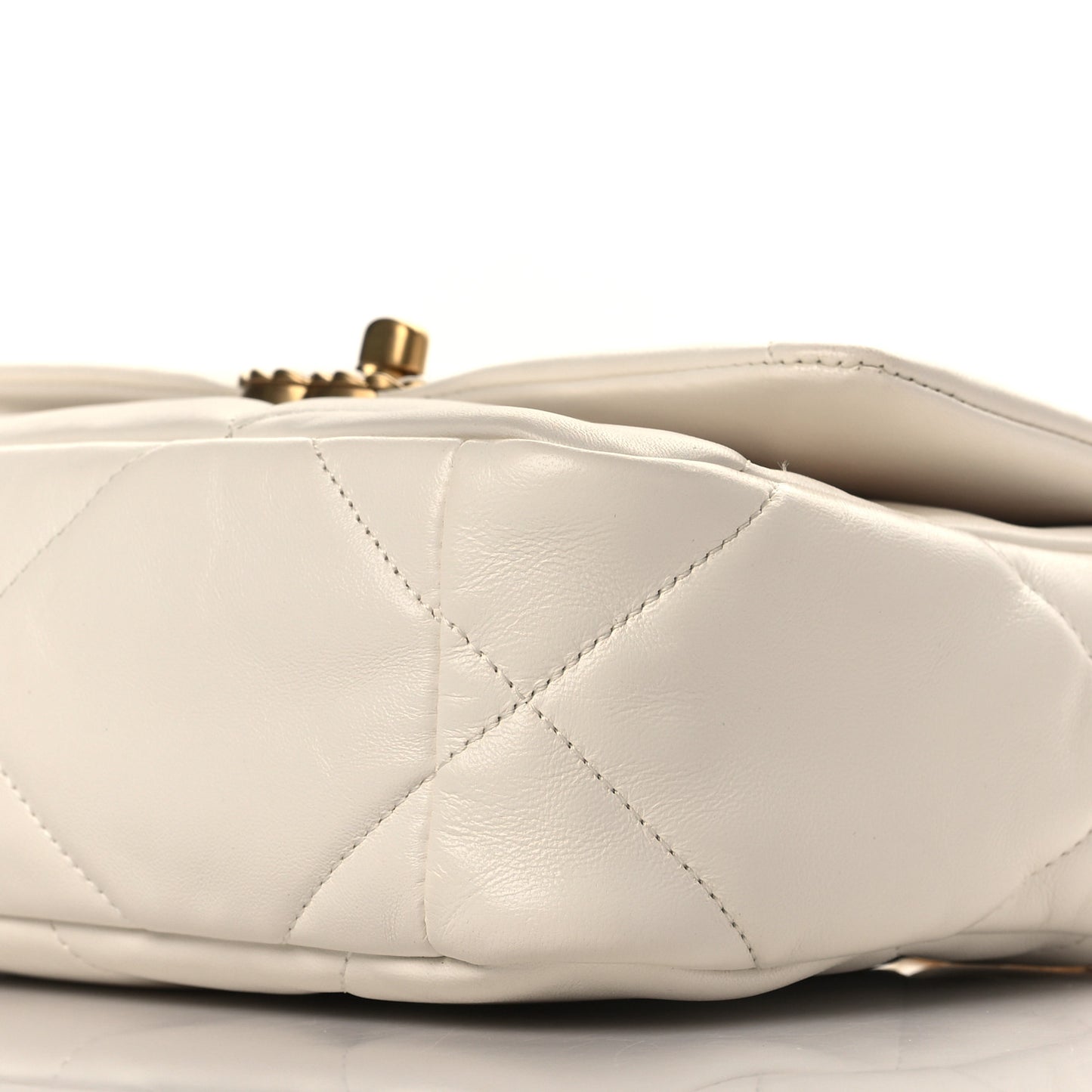 Lambskin Quilted Medium Chanel 19 Flap White