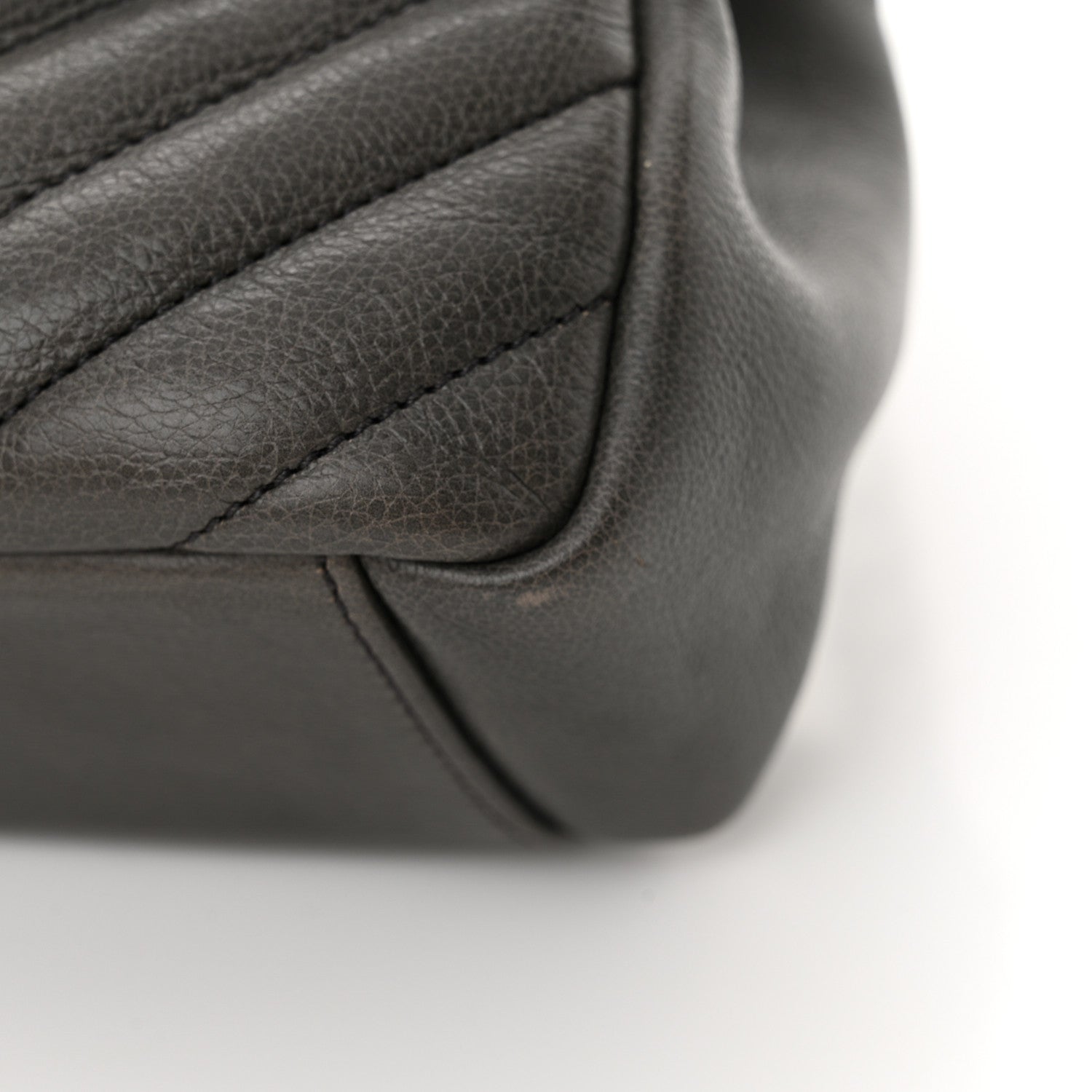 Saint Laurent Sheepskin Matelasse Chevron Monogram Medium College Bag Light Coal 11 of 12