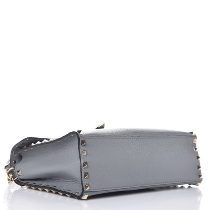 Valentino Garavani Pebbled Calfskin Small Rockstud Single Handle Flap Bag Pastel Grey 5 of 8