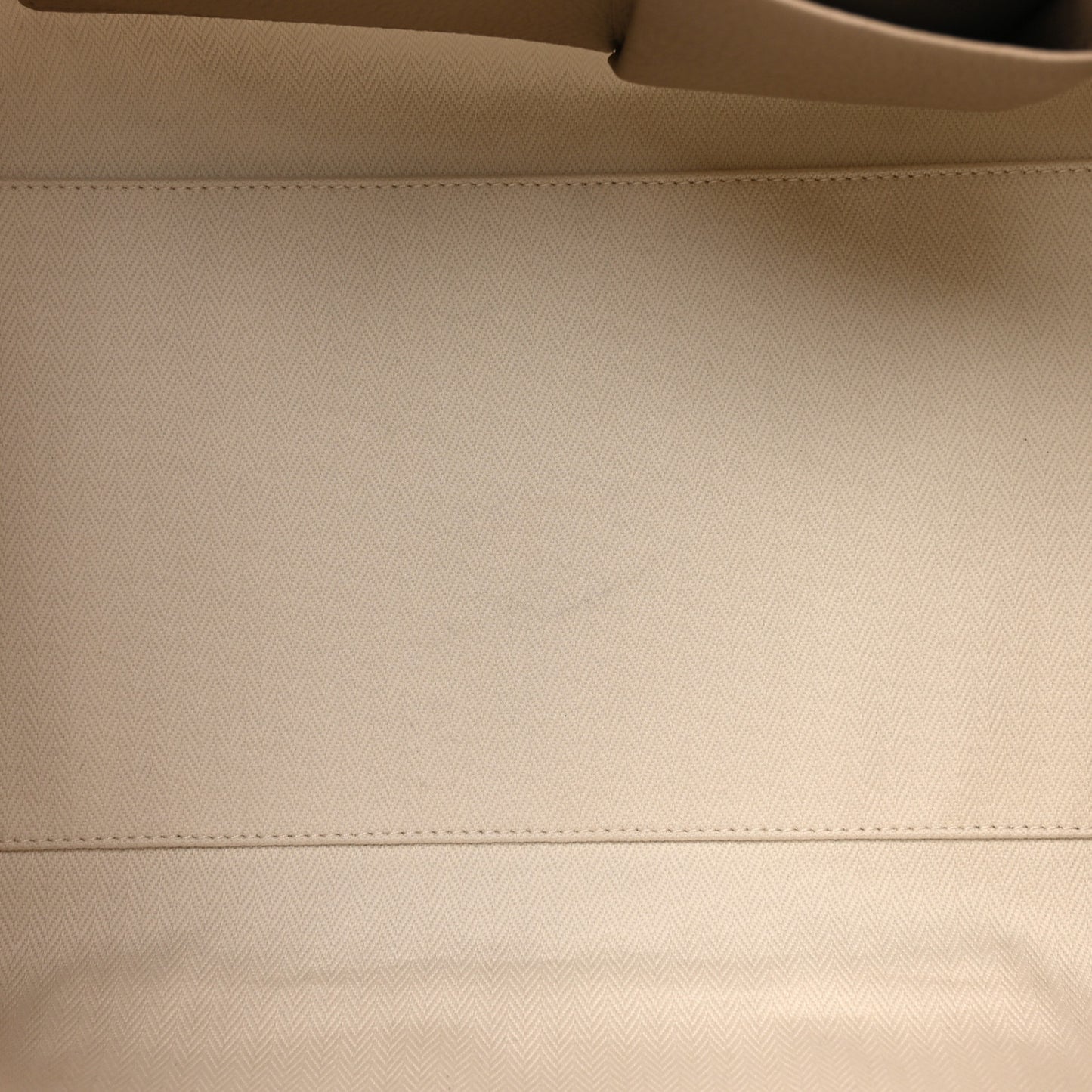 Matte Grained Calfskin Soft Margaux 15 Silk
