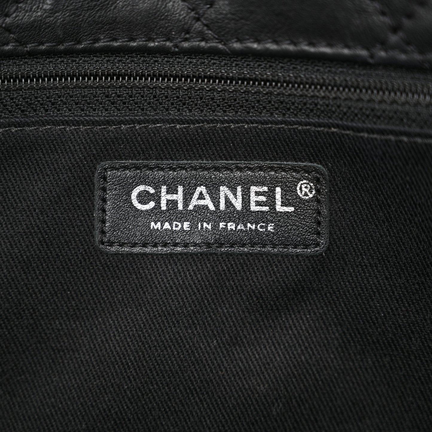 Calfskin Quilted Jumbo Easy Reissue Messenger Flap Black