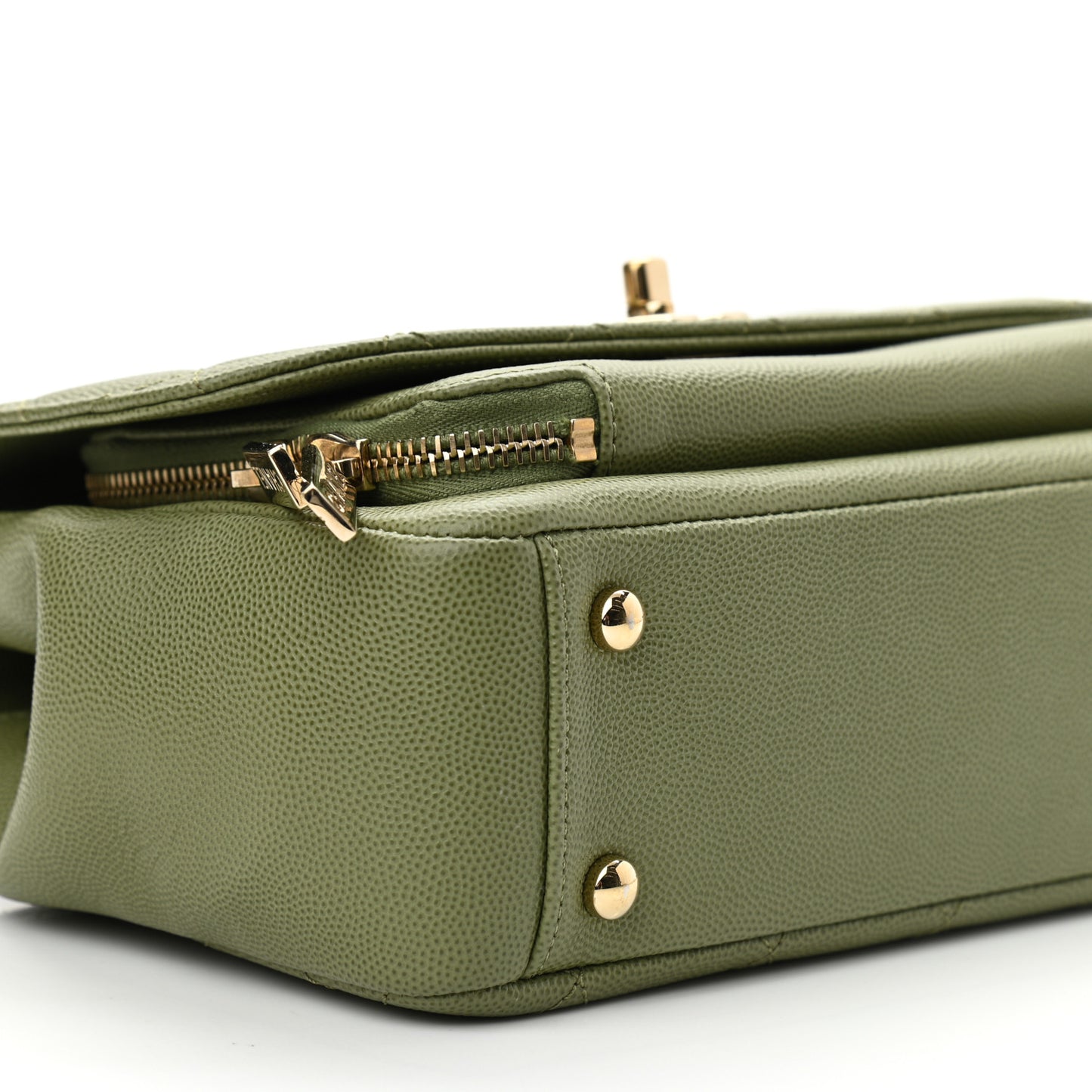 Caviar Quilted Medium Business Affinity Flap Green