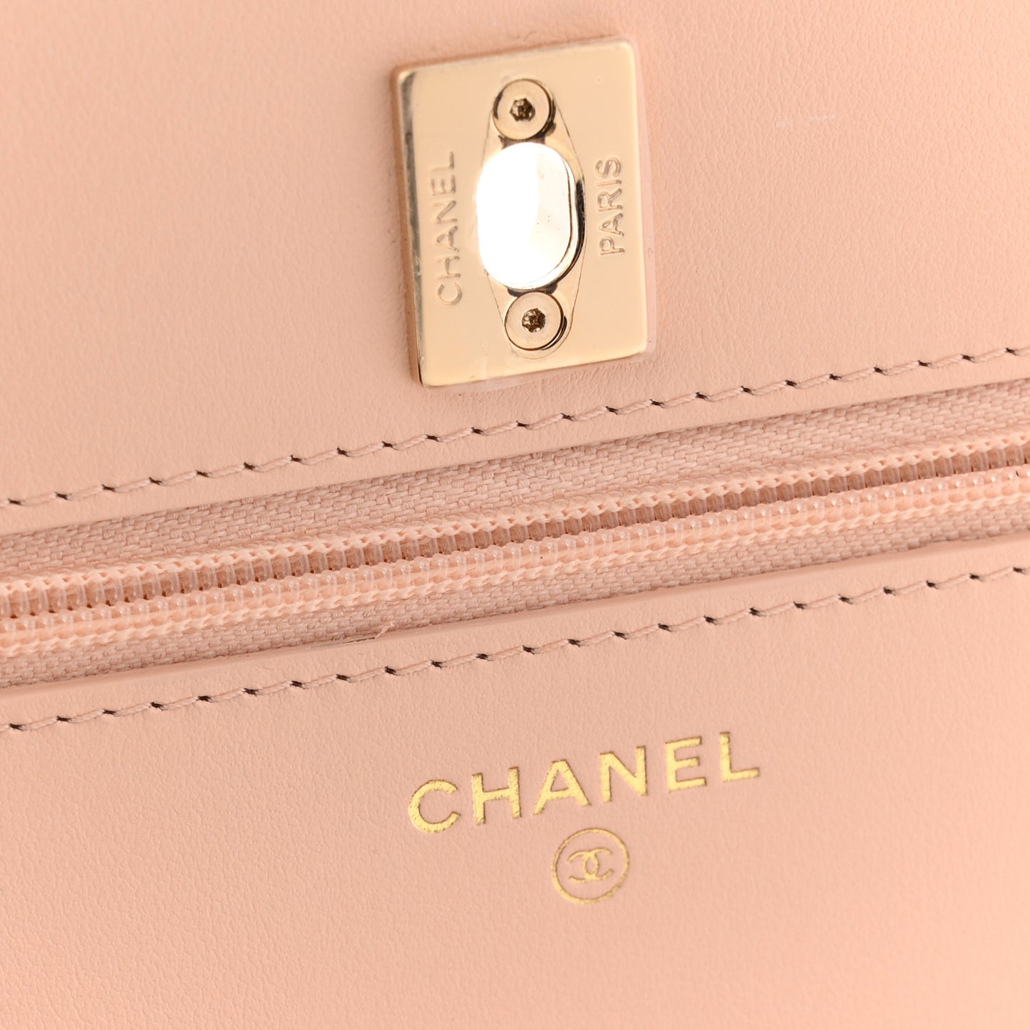 Caviar Quilted CC Turnlock Wallet On Chain WOC Beige