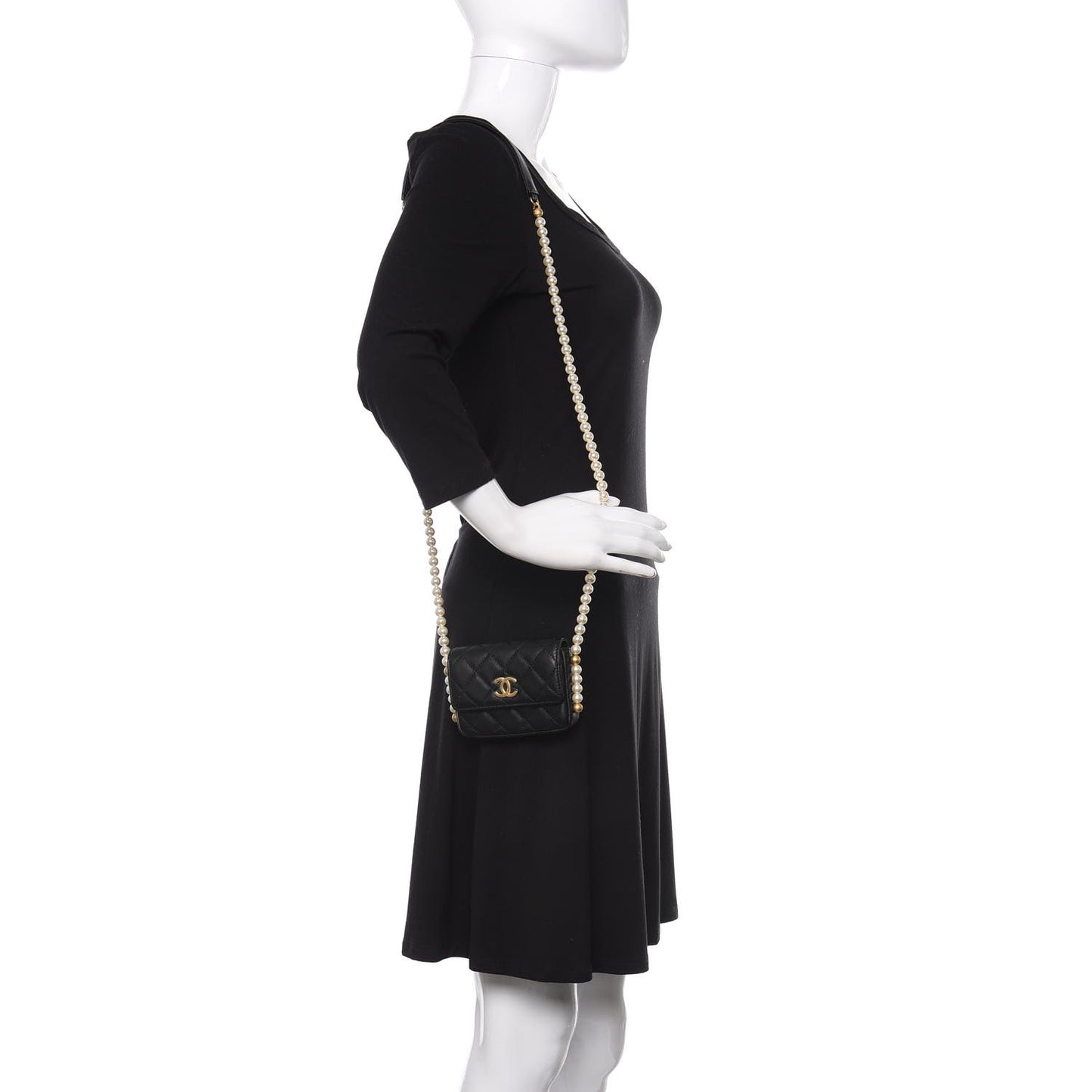 Calfskin Quilted About Pearls Card Holder Flap With Chain Black