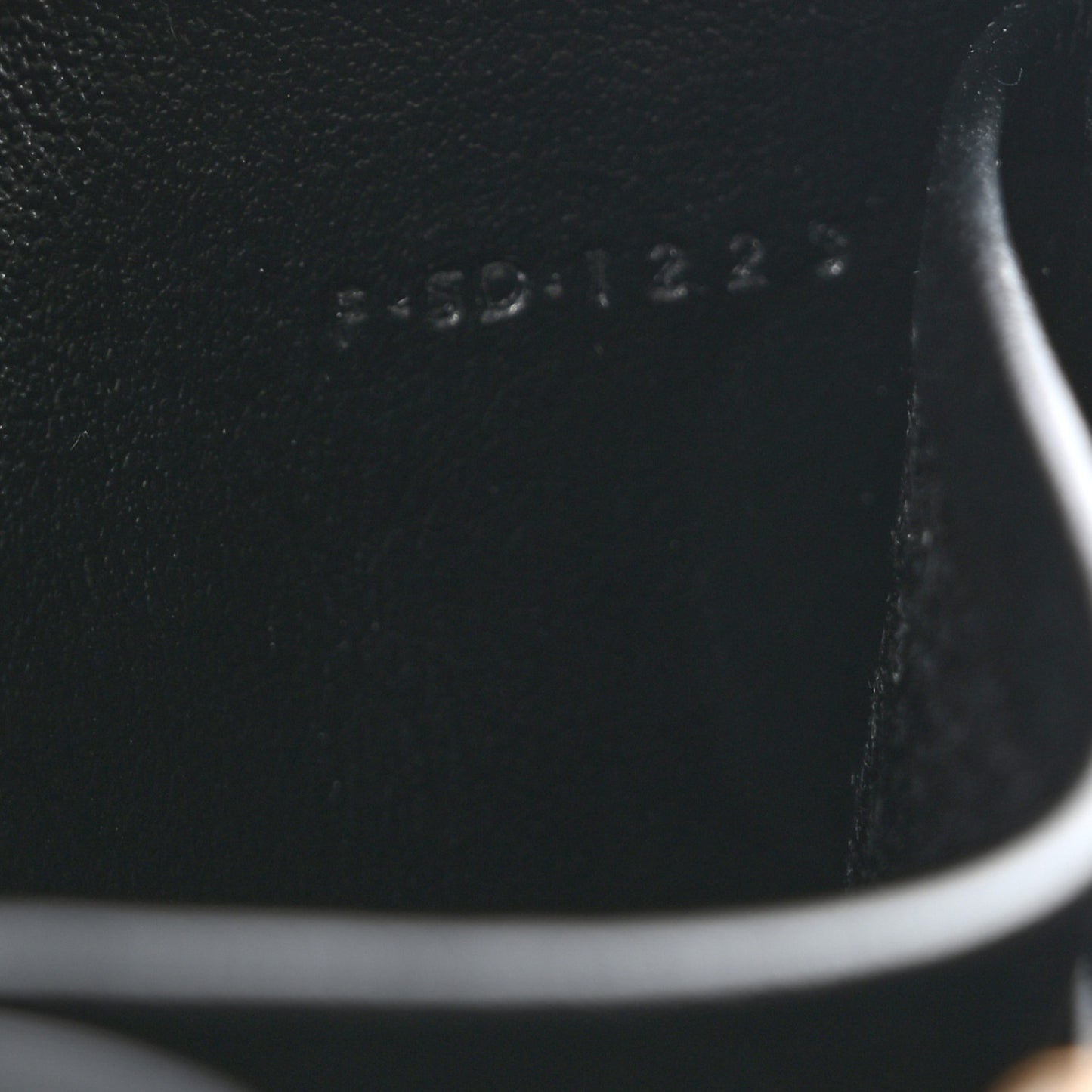 Calfskin Triomphe Zipped Compact Wallet Black