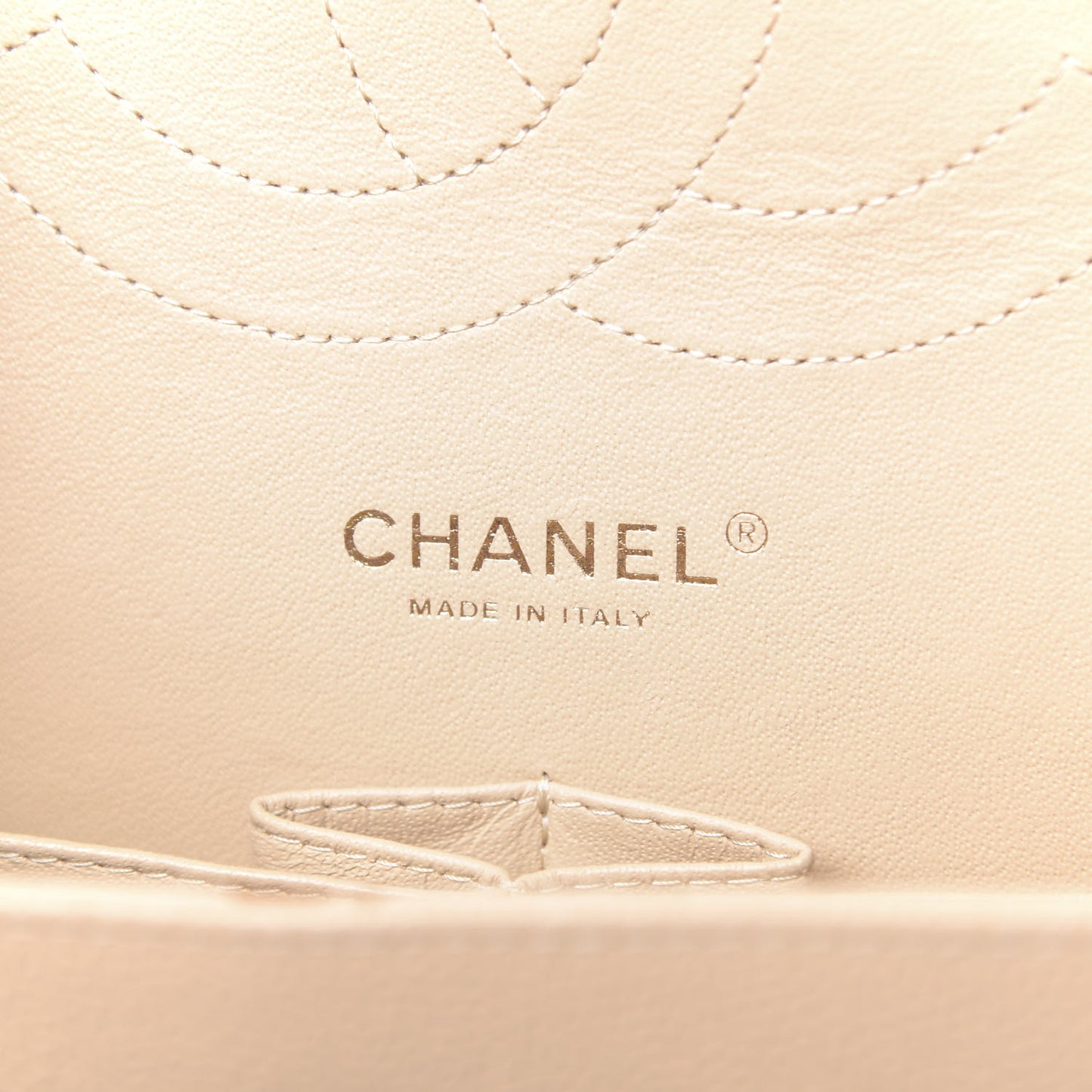 Caviar Quilted Jumbo Double Flap Beige Clair