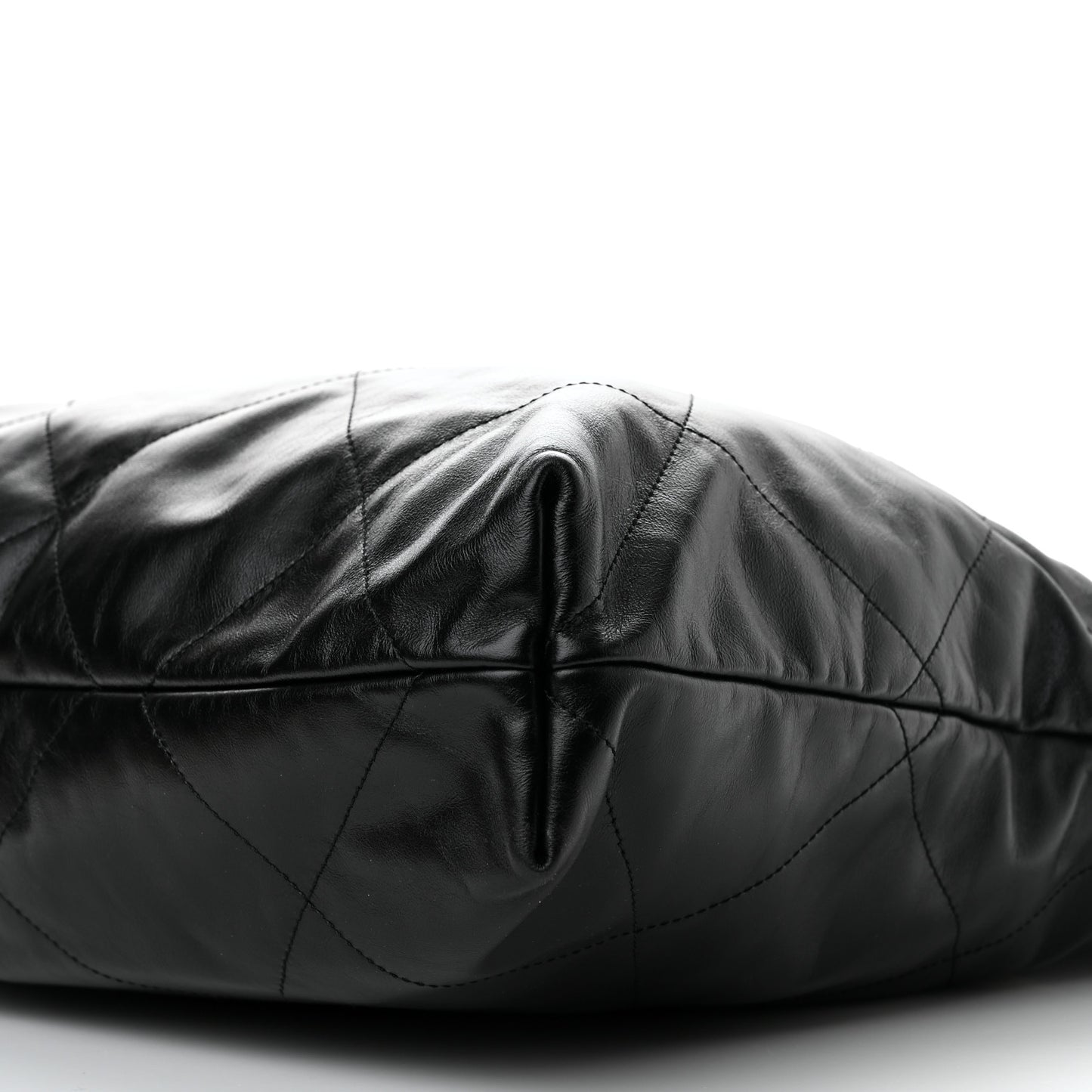Shiny Calfskin Quilted Chanel 22 Black