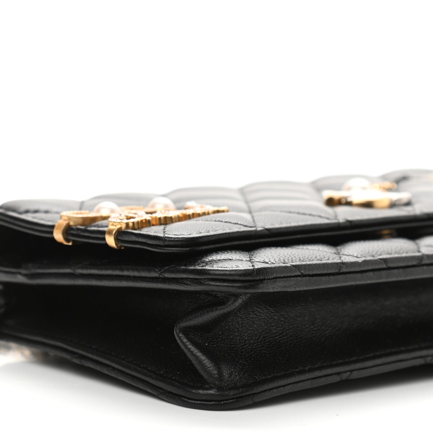 Lambskin Quilted Coco Clips Wallet On Chain WOC Black