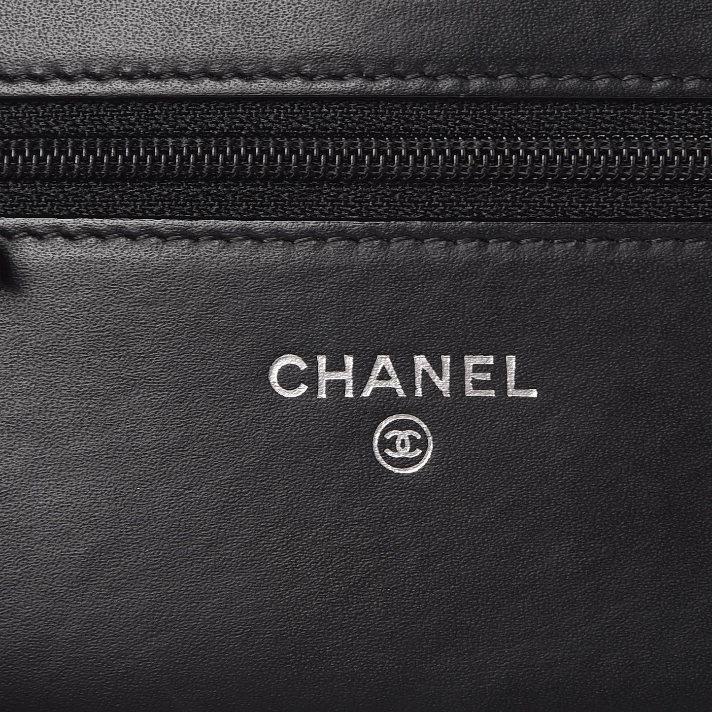Patent Quilted Wallet On Chain WOC Black