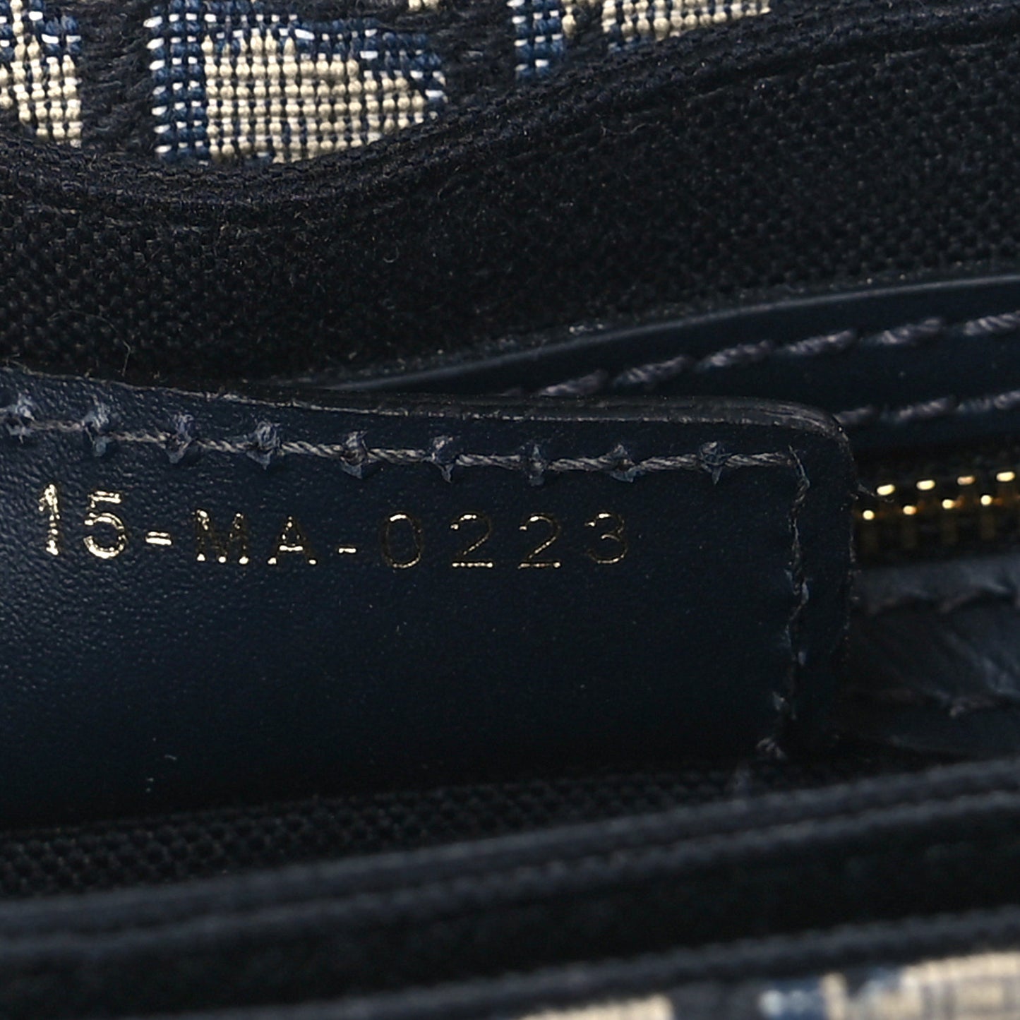 Oblique 30 Montaigne Avenue Bag Blue