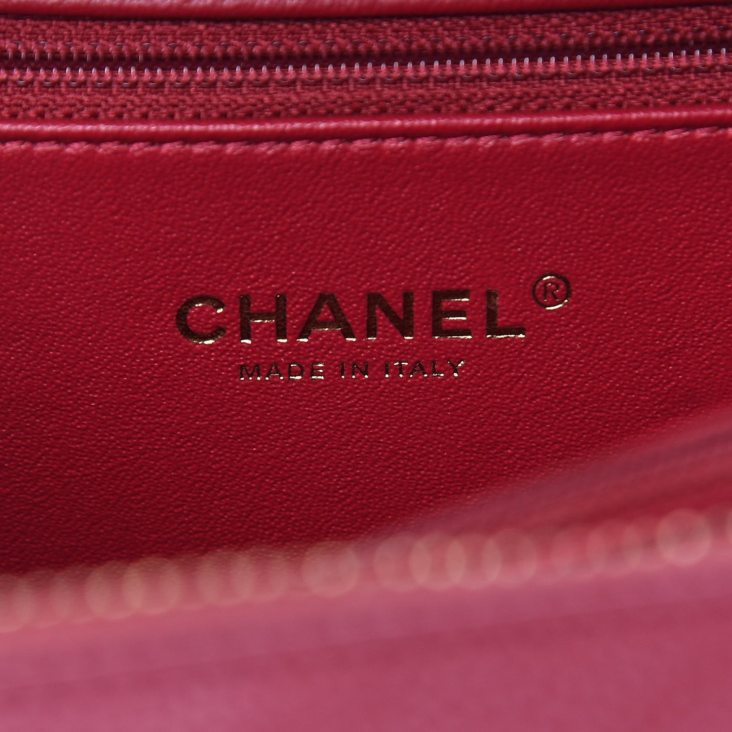 Caviar Quilted Medium CC Filigree Vanity Case Burgundy