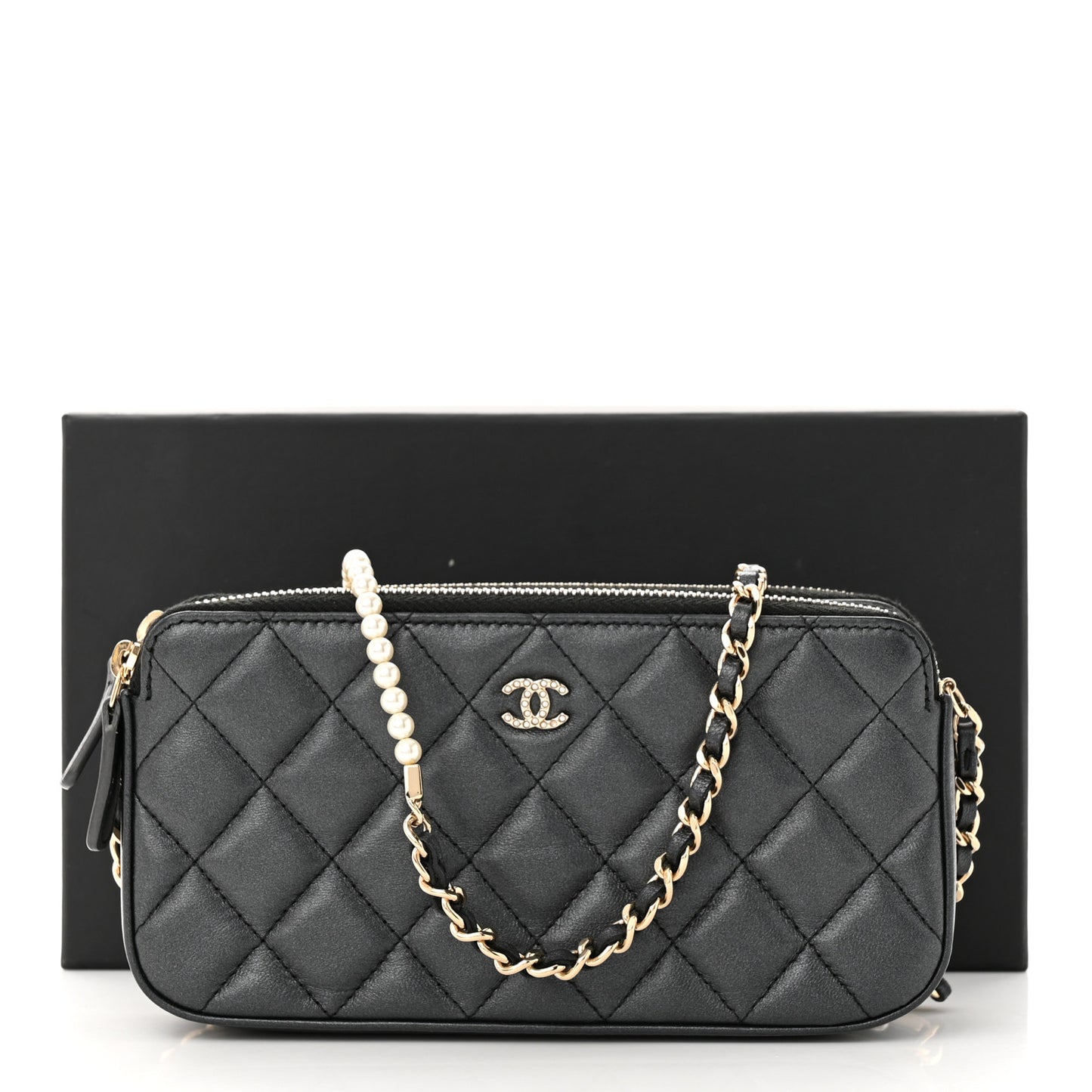 Iridescent Lambskin Quilted Pearl Clutch With Chain Black