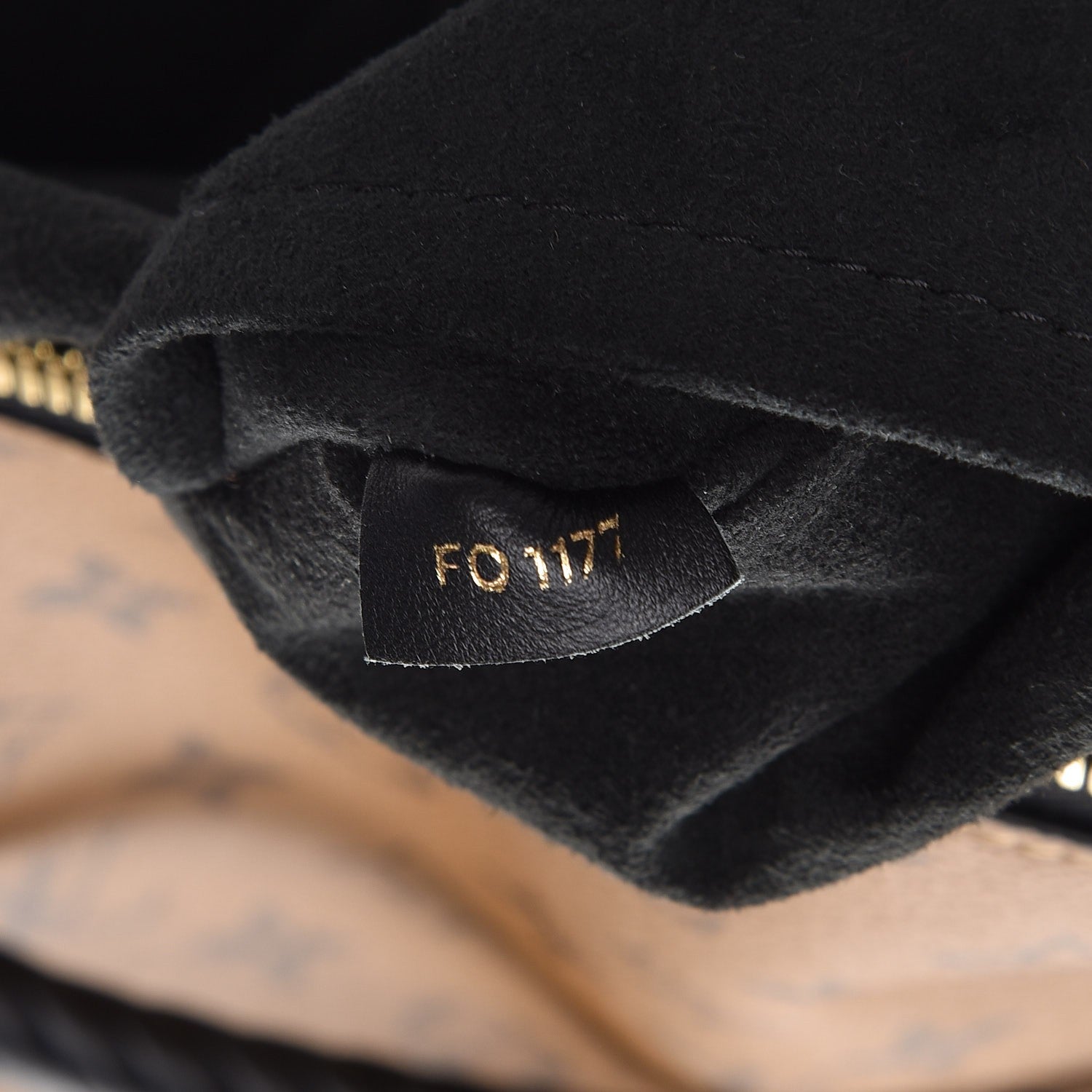 Louis Vuitton Reverse Monogram Triangle Softy 7 of 7