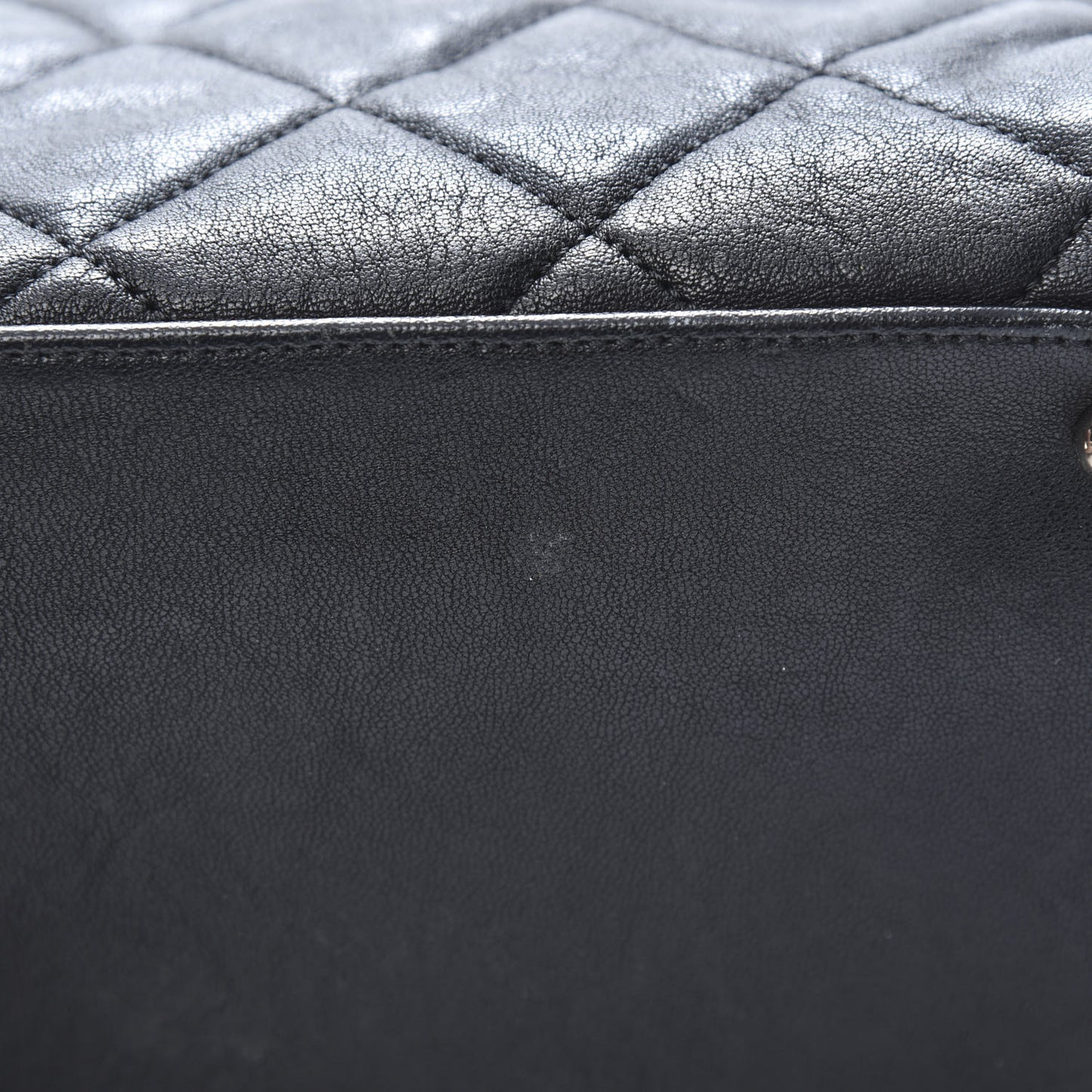 Calfskin Chain Around Bowler Black