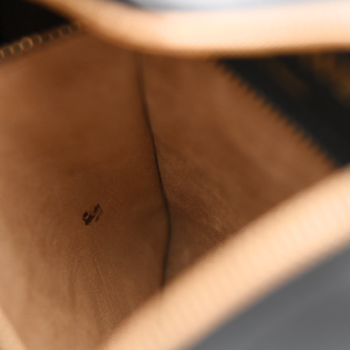 Calfskin Amazona 19 Black