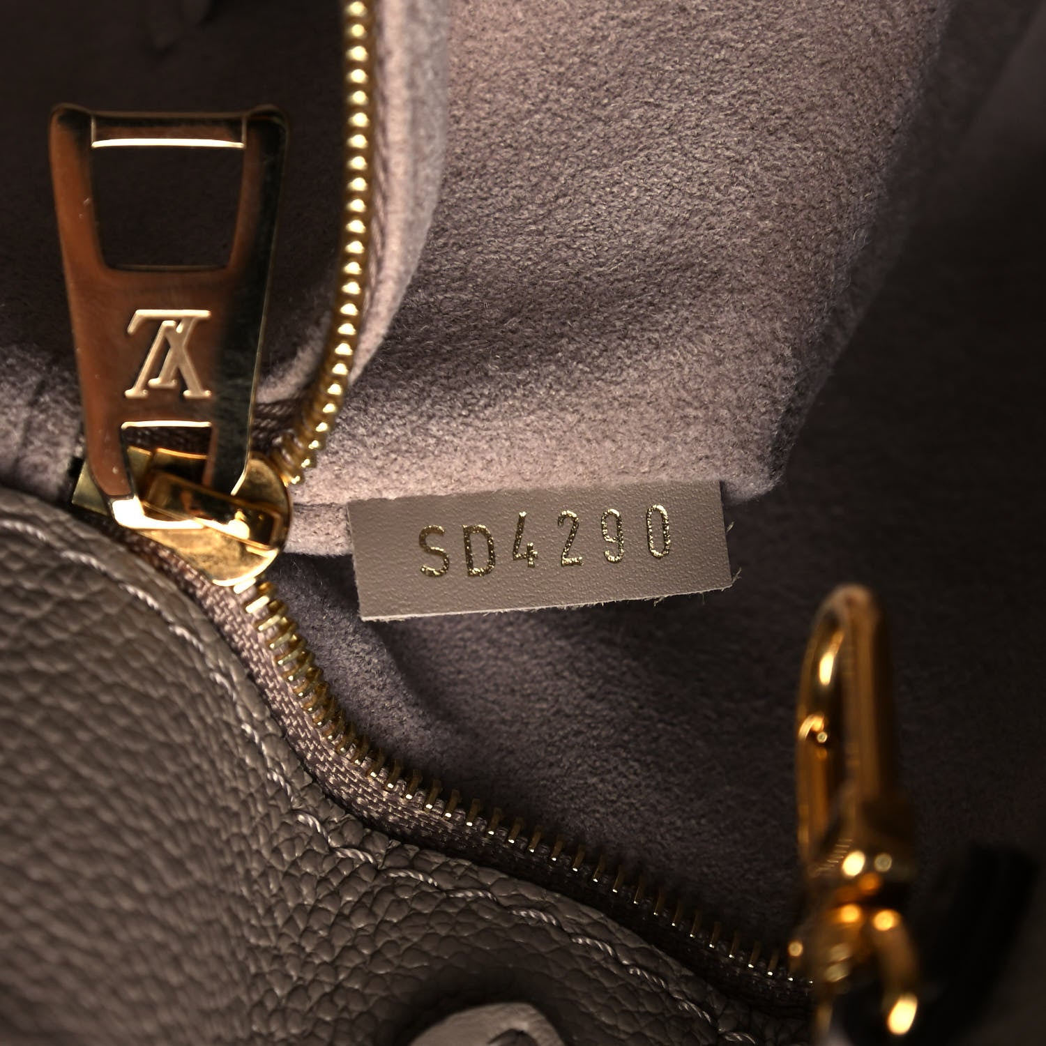 Louis Vuitton Empreinte Monogram Giant Onthego MM Tourterelle 9 of 9