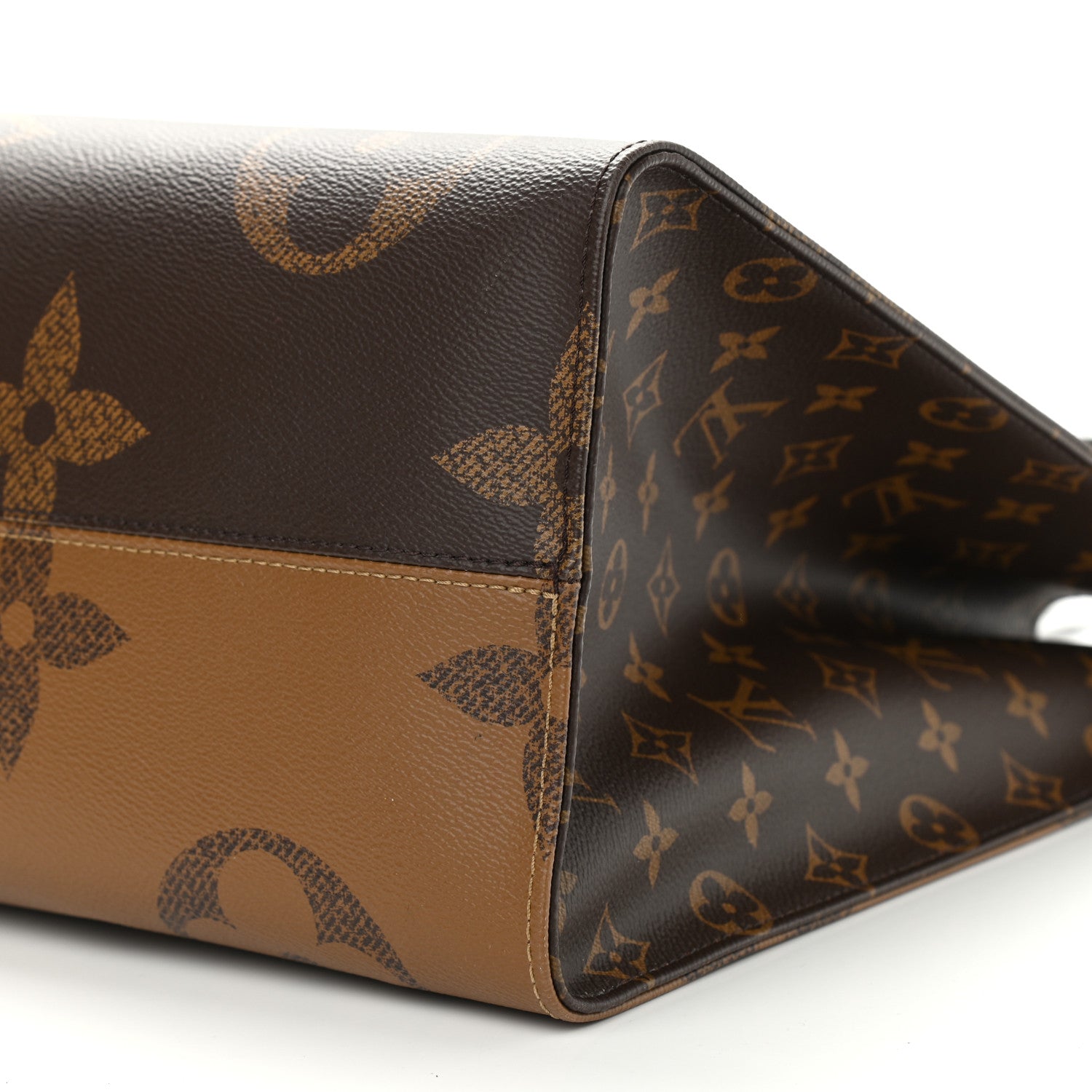 Louis Vuitton Reverse Monogram Giant Onthego GM 9 of 11
