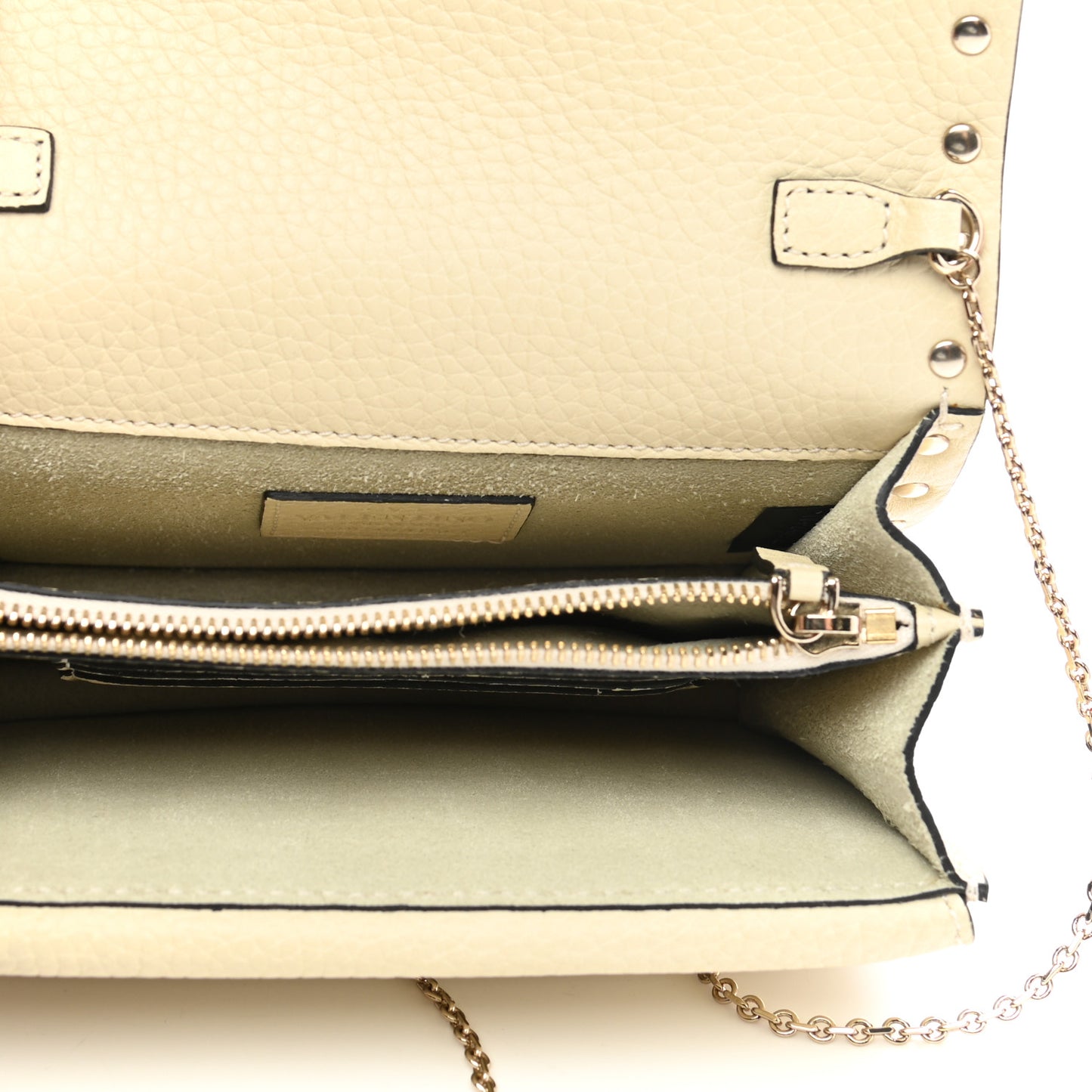 Pebbled Calfskin Rockstud Wallet on Chain Light Ivory