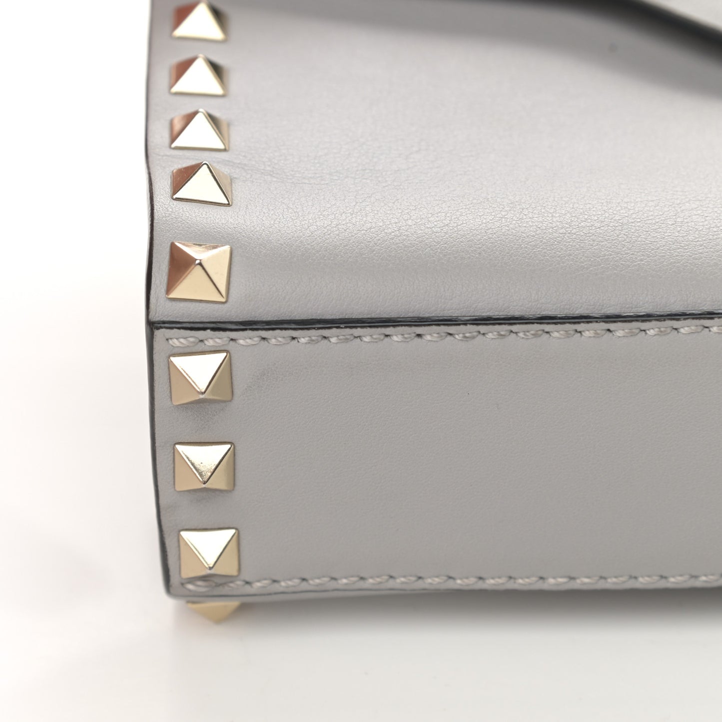 Vitello Medium Rockstud Flip Lock Crossbody Bag Grey