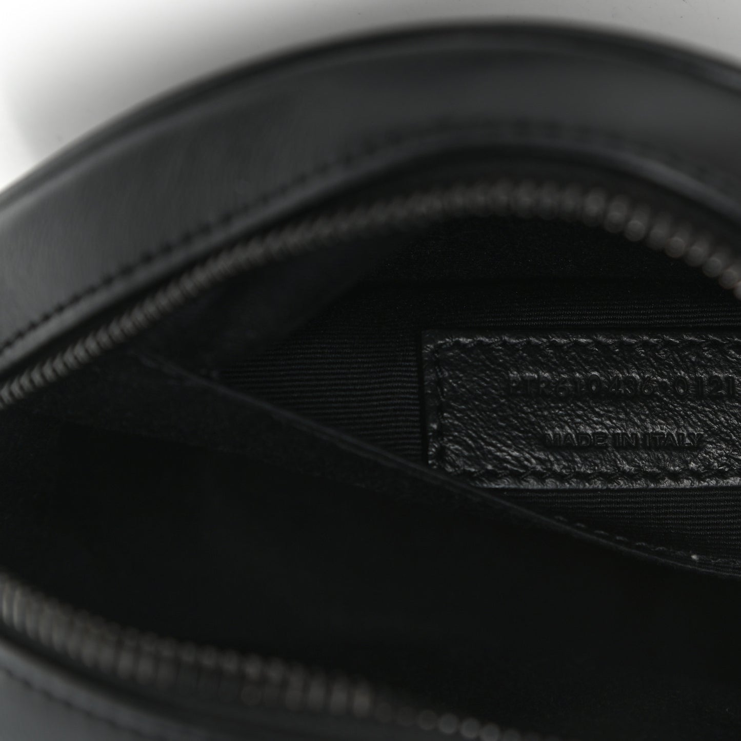 Calfskin Matelasse Chevron Round Vinyle Camera Bag Black