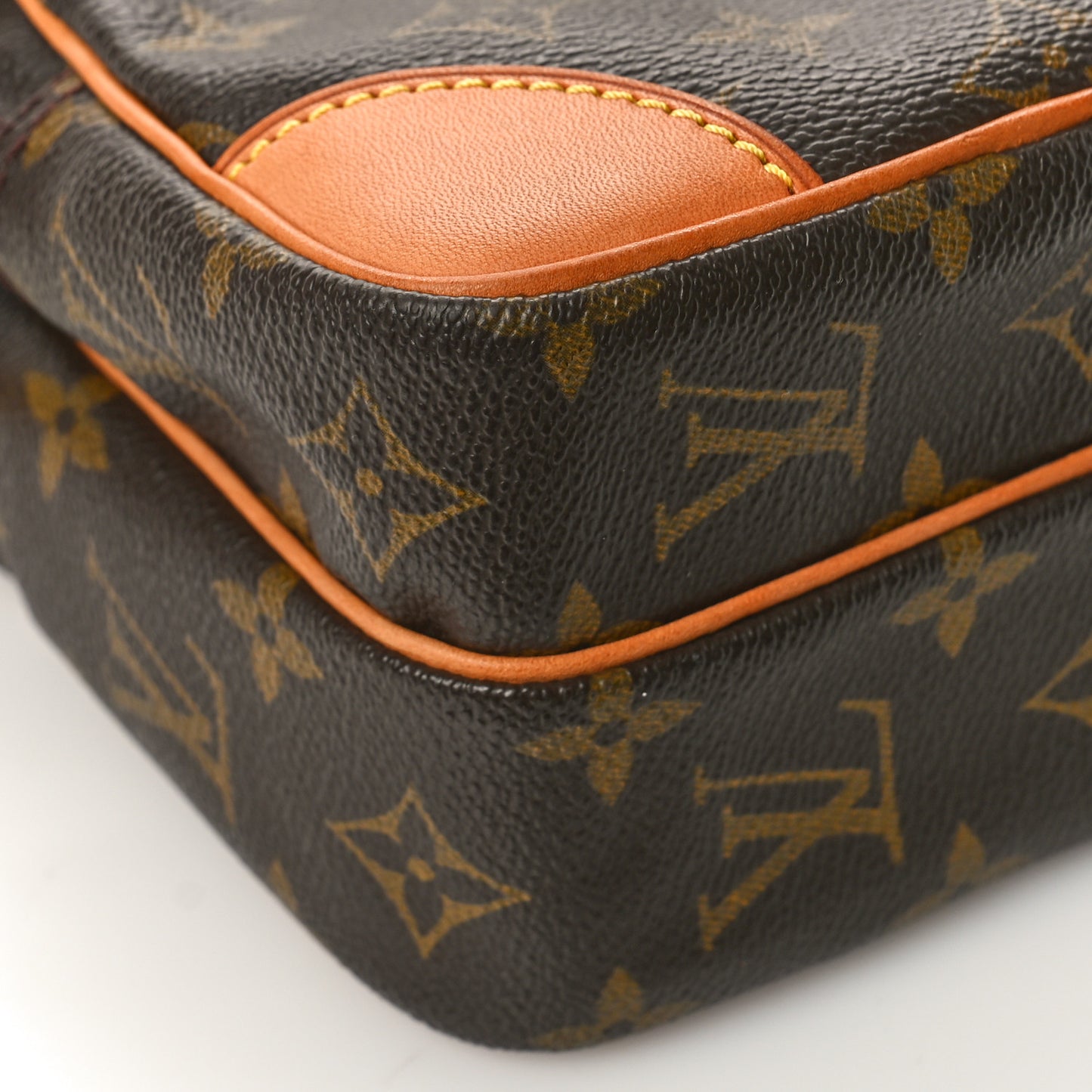 Monogram Amazone