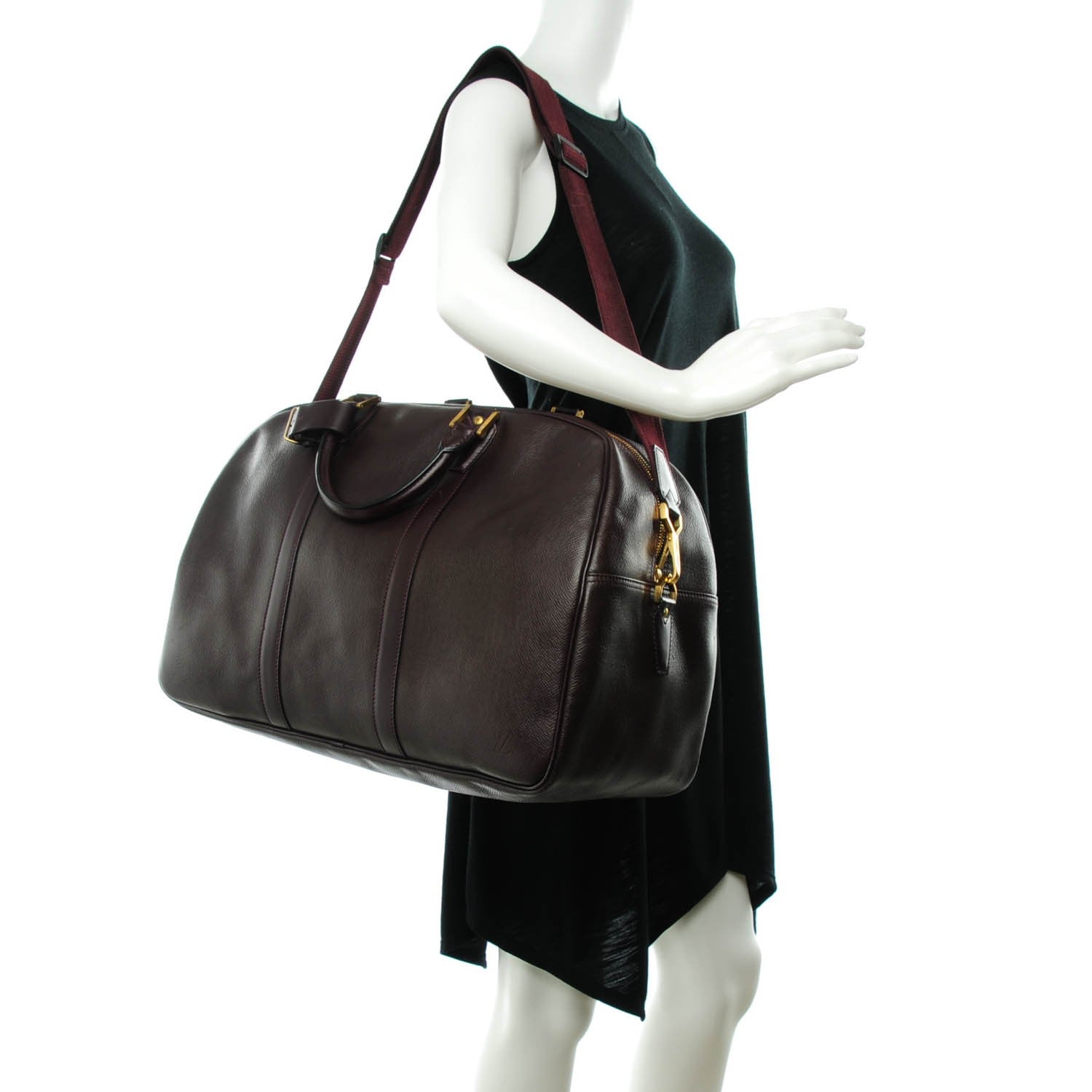 Louis Vuitton Taiga Kendall PM Acajou 2 of 8