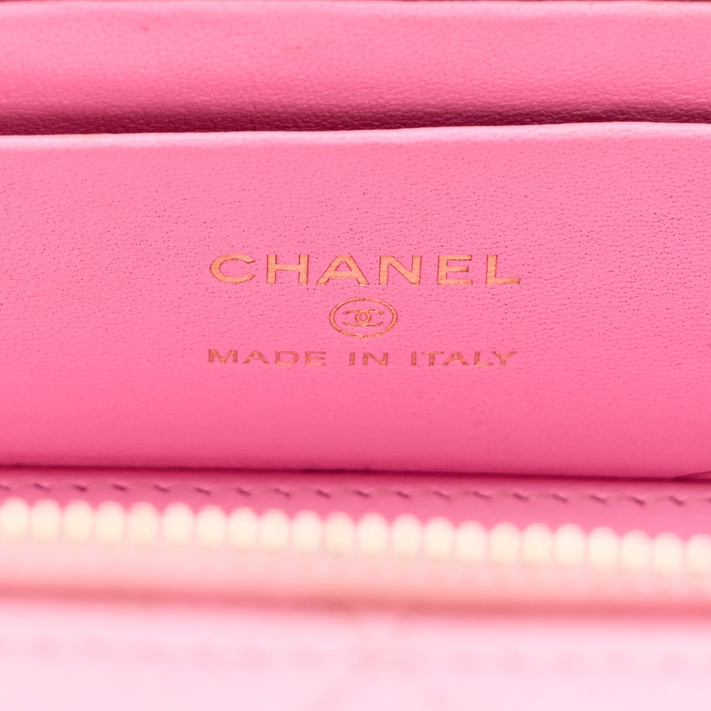 Caviar Quilted Sweetheart Vanity Case Pink