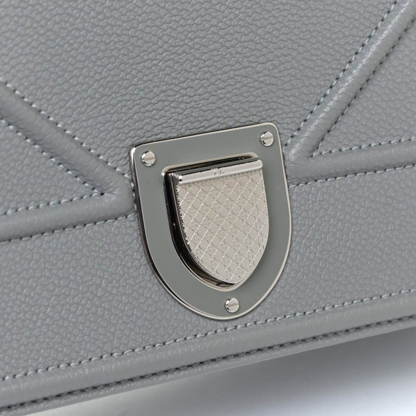 Grained Calfskin Medium Diorama Flap Bag Gris