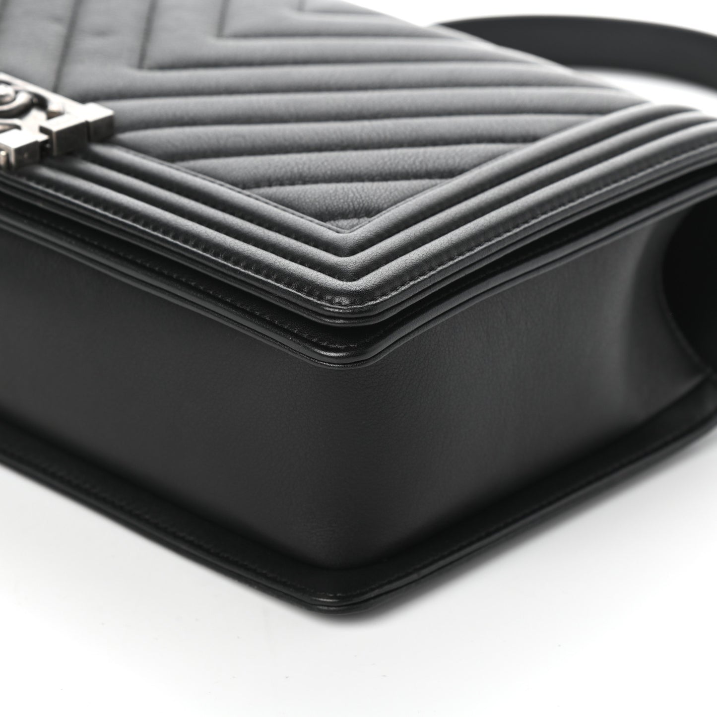 Calfskin Chevron Quilted New Medium Boy Flap Black