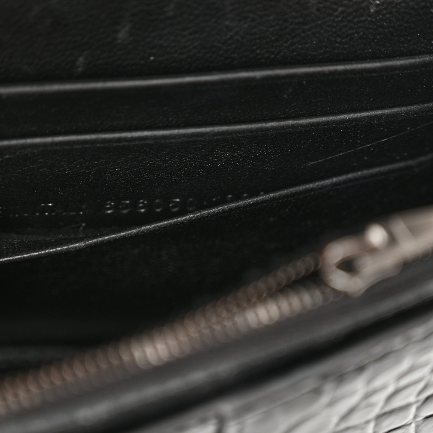 Shiny Calfskin Monochrome Crocodile Embossed Hourglass Chain Bag Black