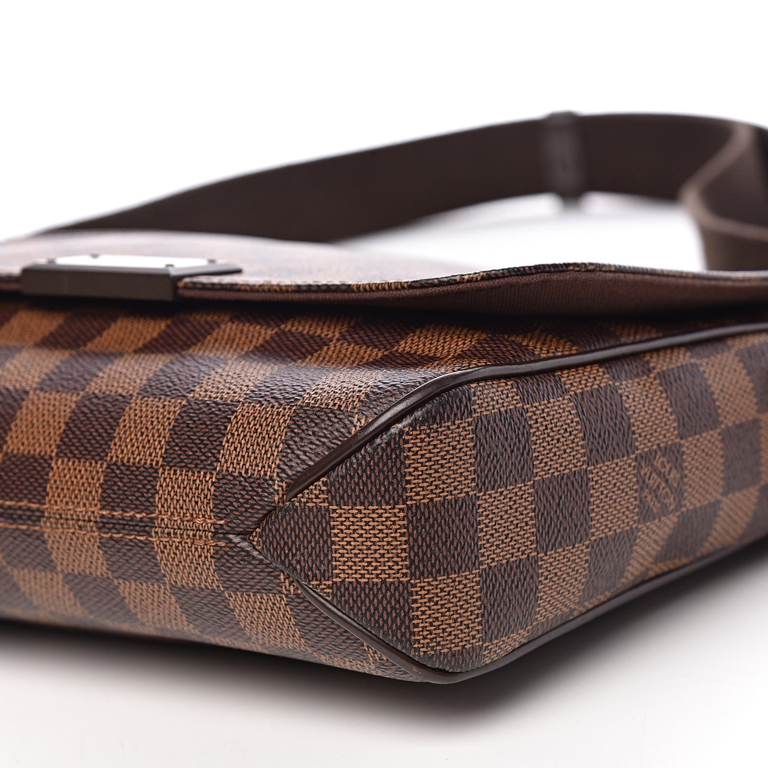 Louis Vuitton Damier Ebene District PM 10 of 10