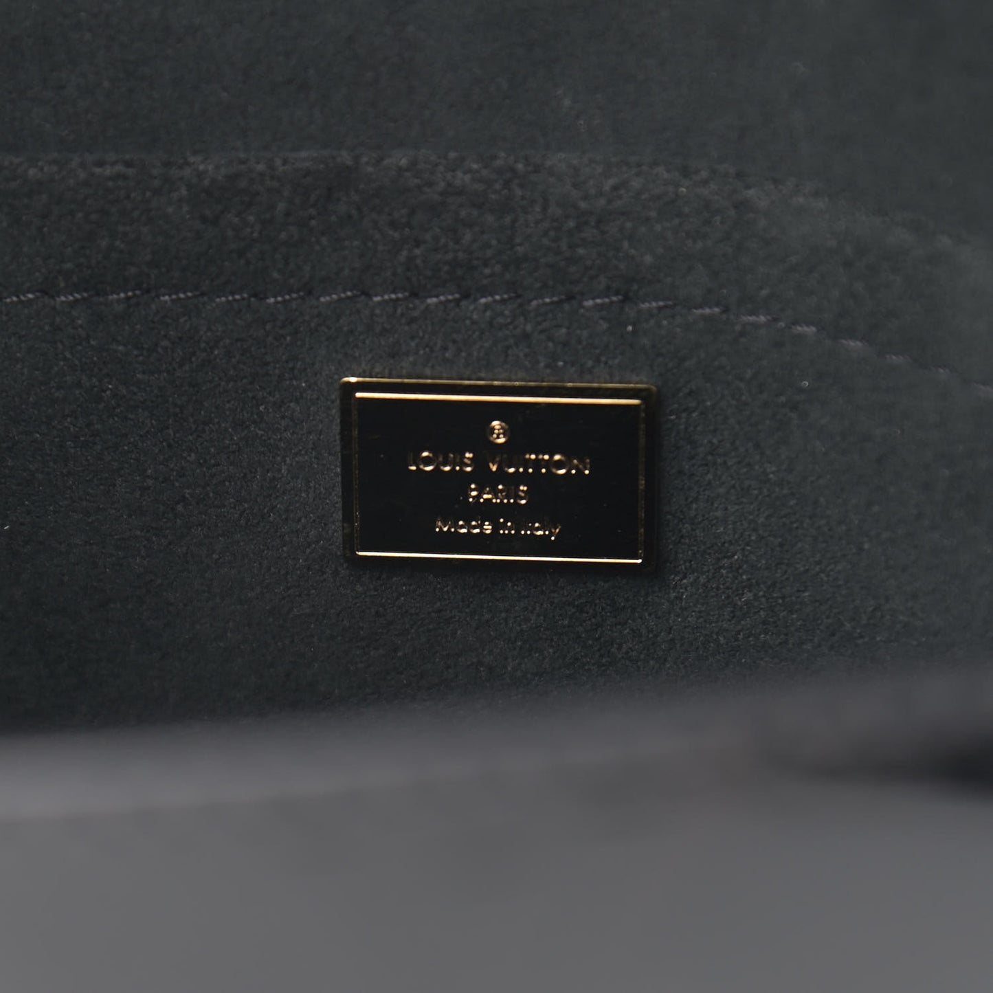 Vernis Epi Monogram Spring Street Black