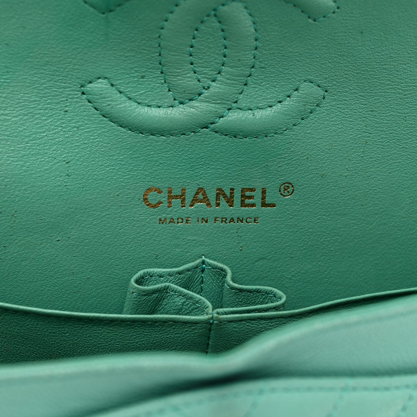 Caviar Flat Chevron Quilted Small Double Flap Green