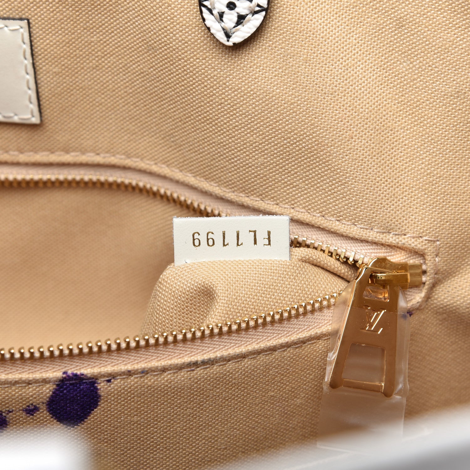 Louis Vuitton Monogram Giant Onthego GM Kaki Beige 9 of 14