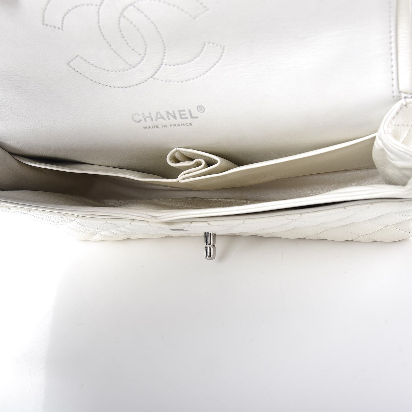 Washed Caviar Quilted Medium Double Flap White