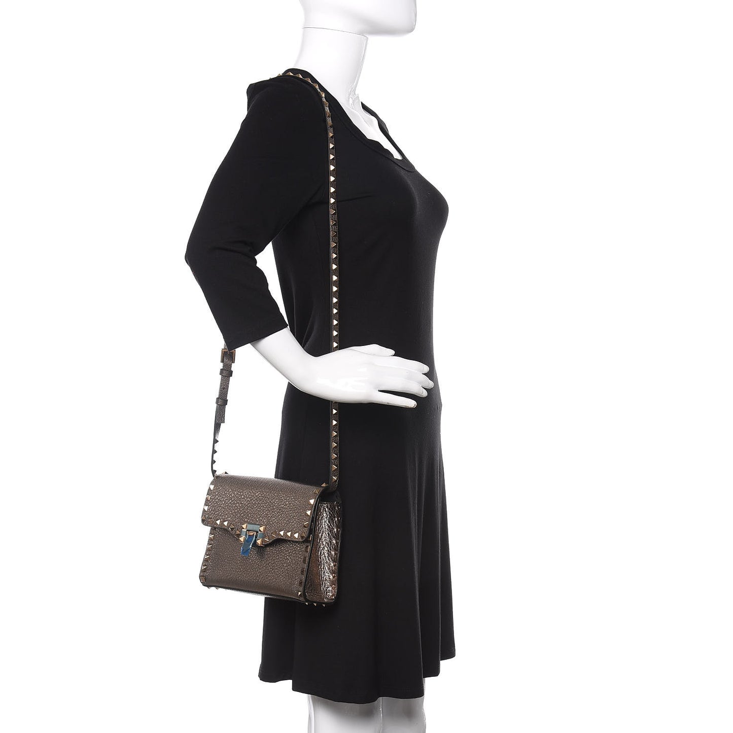 Metallic Pebbled Calfskin Medium Rockstud Flip Lock Crossbody Bag Sasso