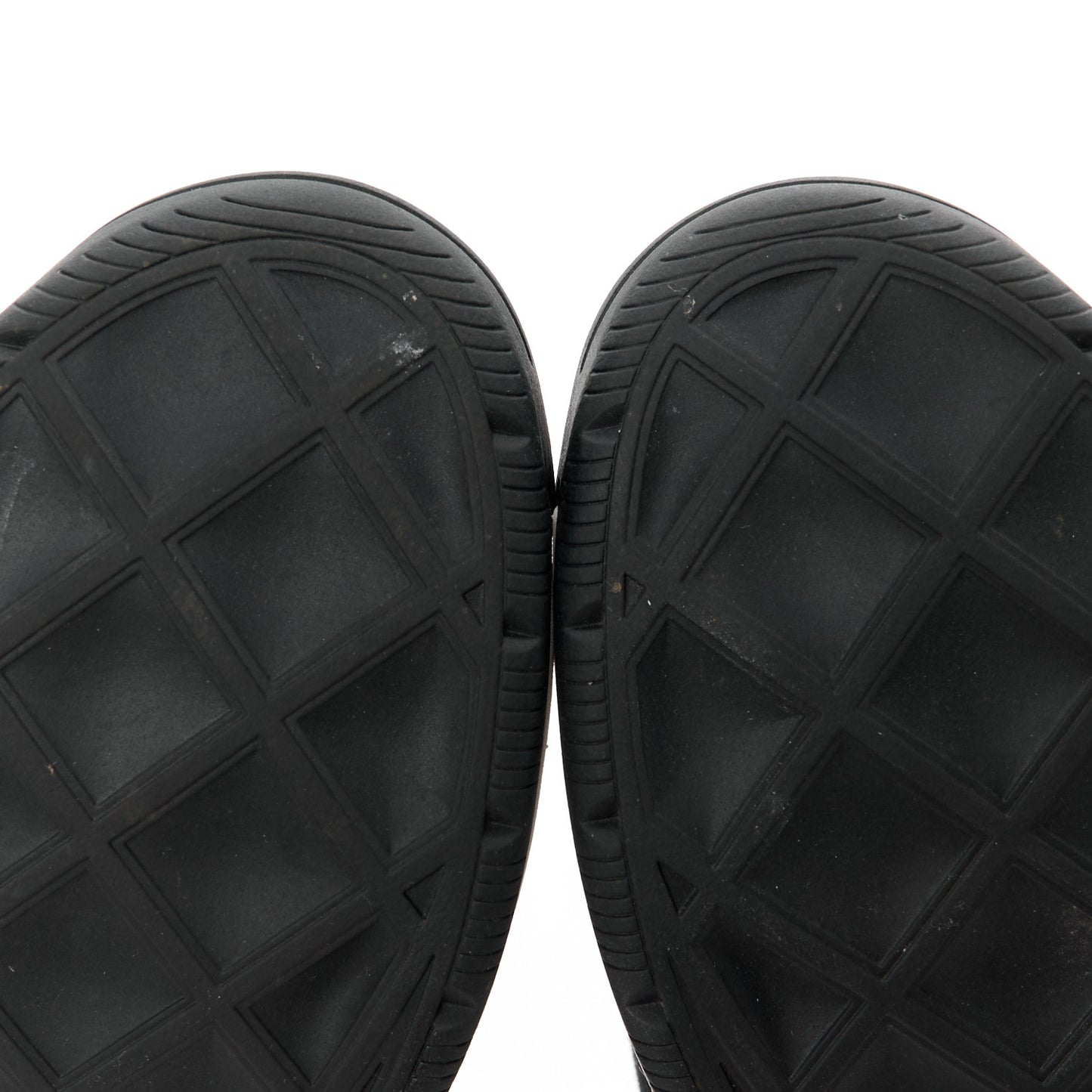 Velvet Calfskin Mixed Fibers CC Sneakers 38 Black