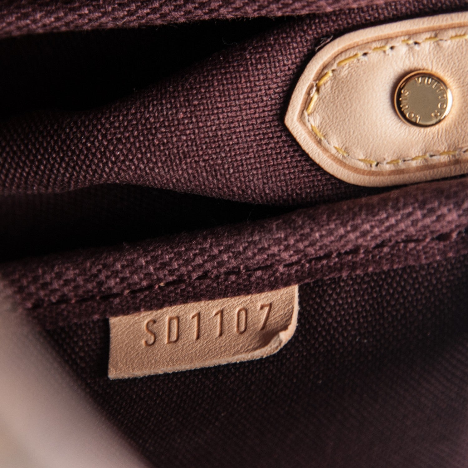 Louis Vuitton Monogram Favorite MM 7 of 7