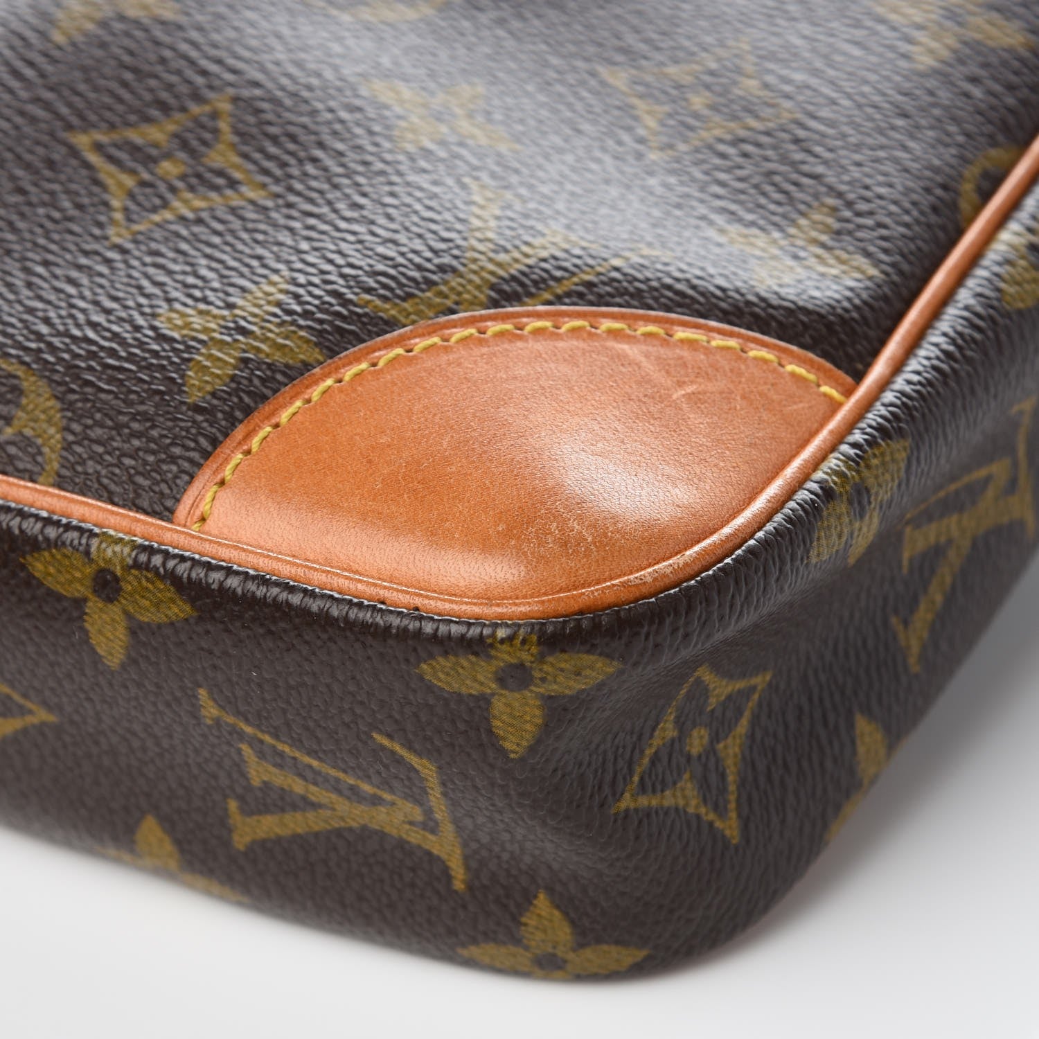 Louis Vuitton Monogram Danube 21 8 of 8